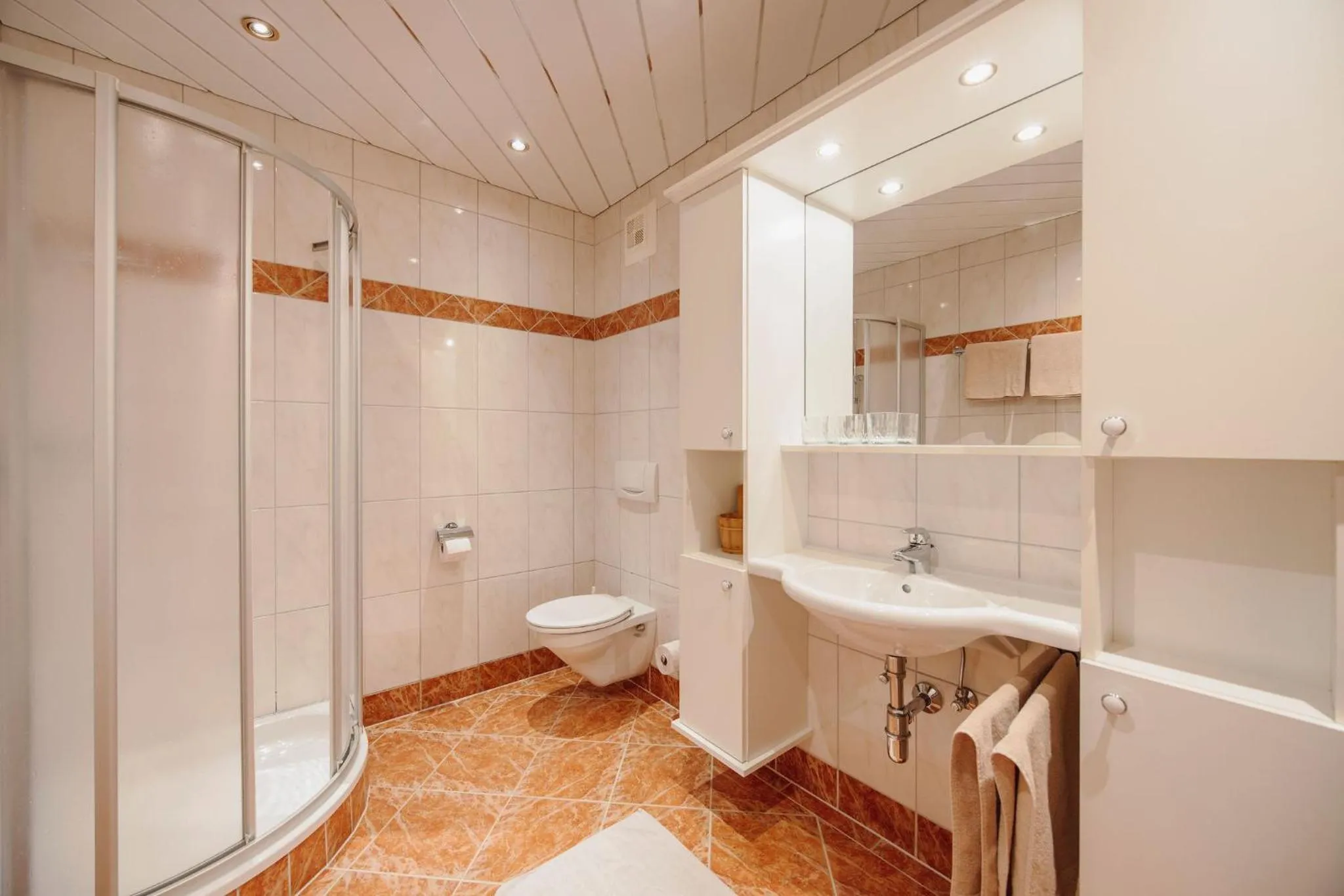 Bathroom in Lerchs Landhotel