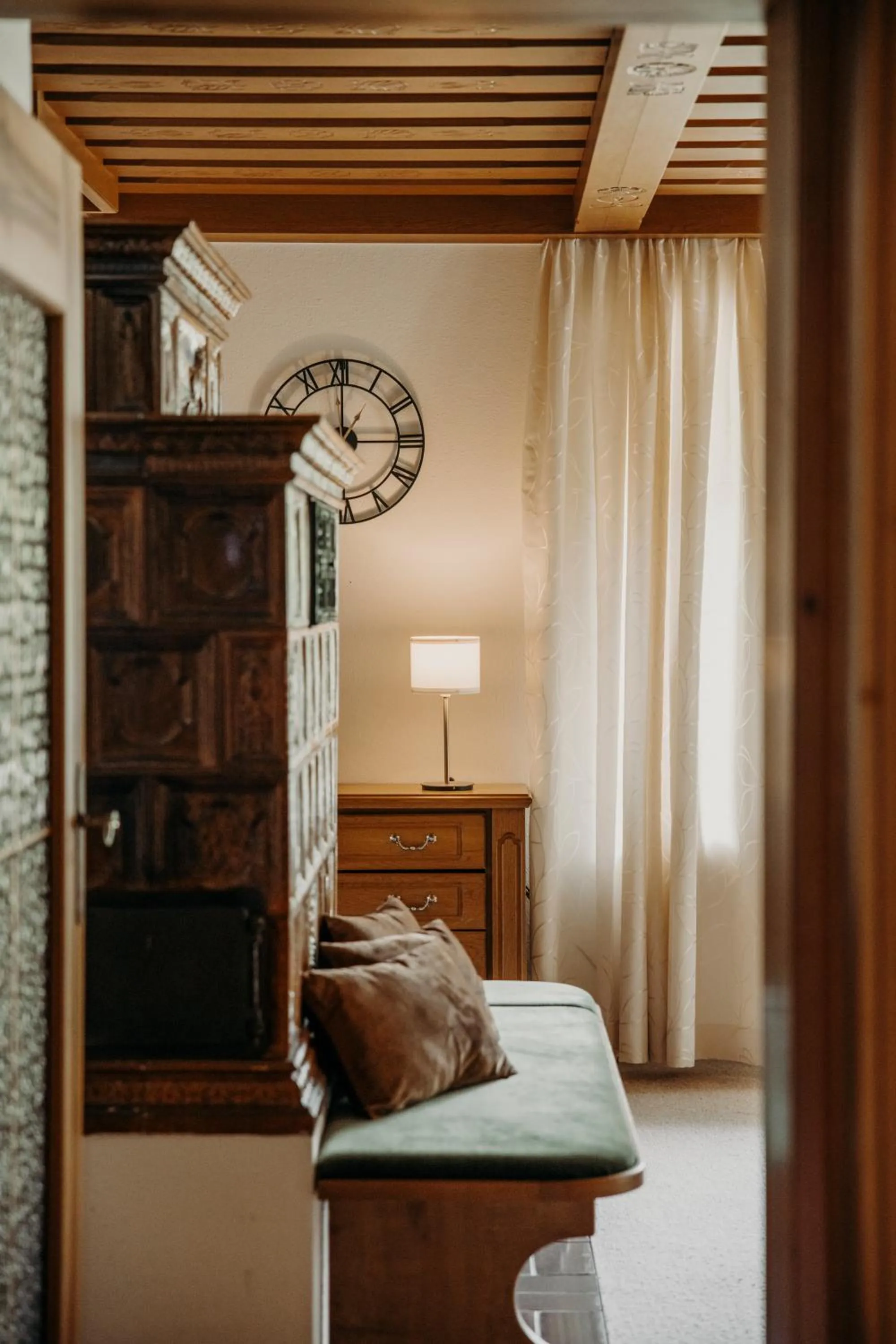 Living room, Bed in Lerchs Landhotel