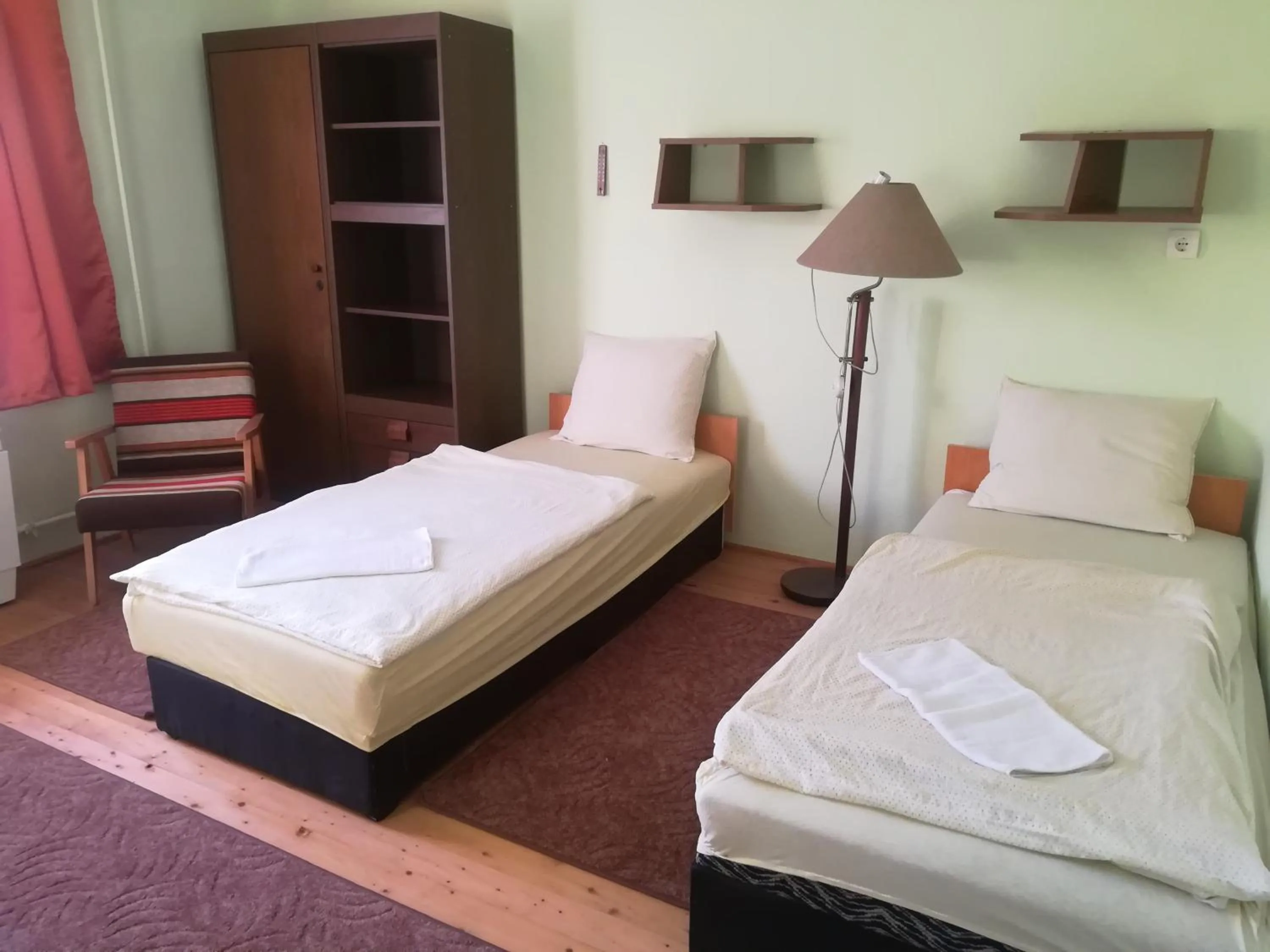 Photo of the whole room, Bed in Pinczés Ház