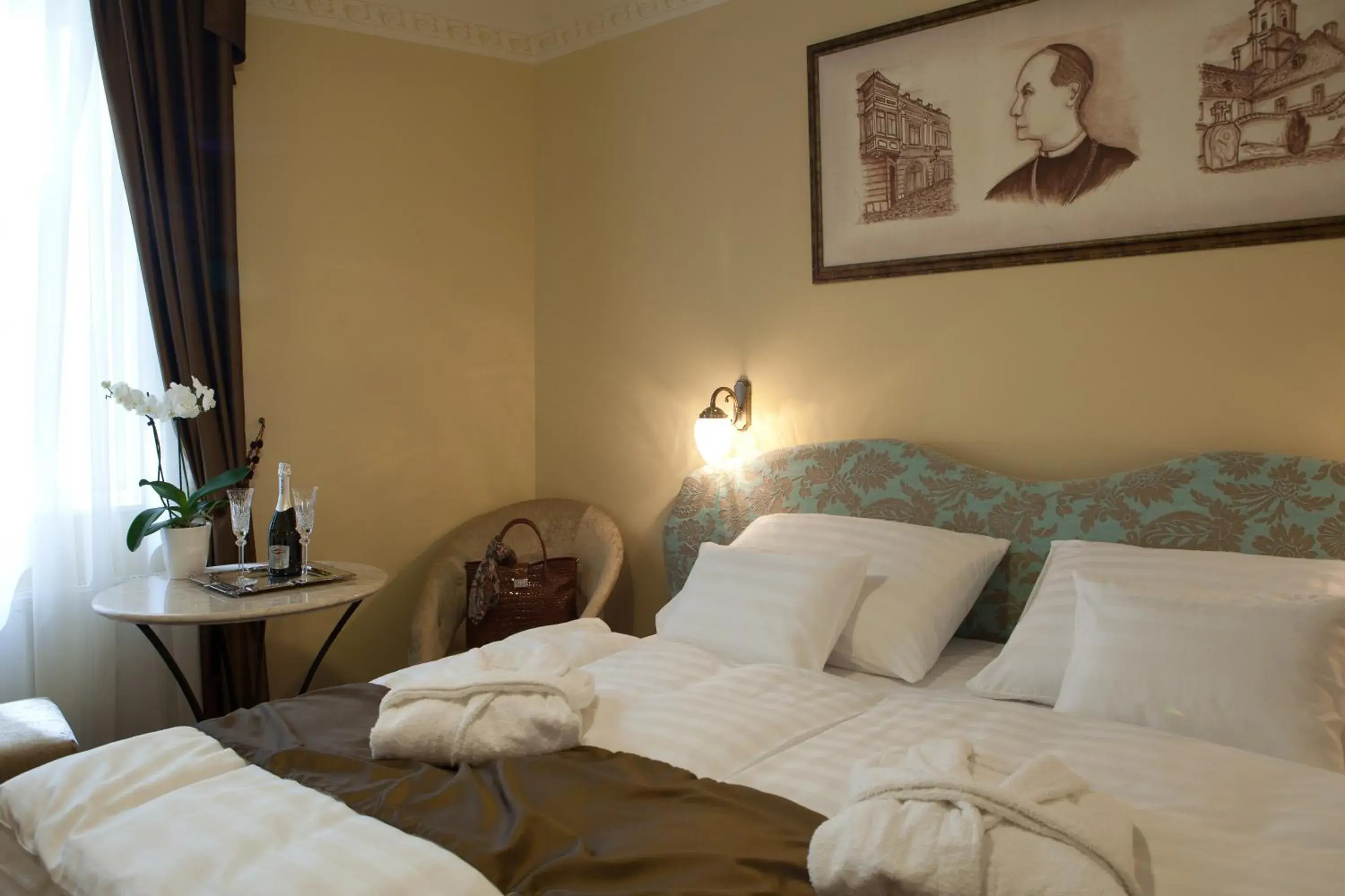 Bed in Barokk Hotel Promenád Bed in Barokk Hotel Promenád