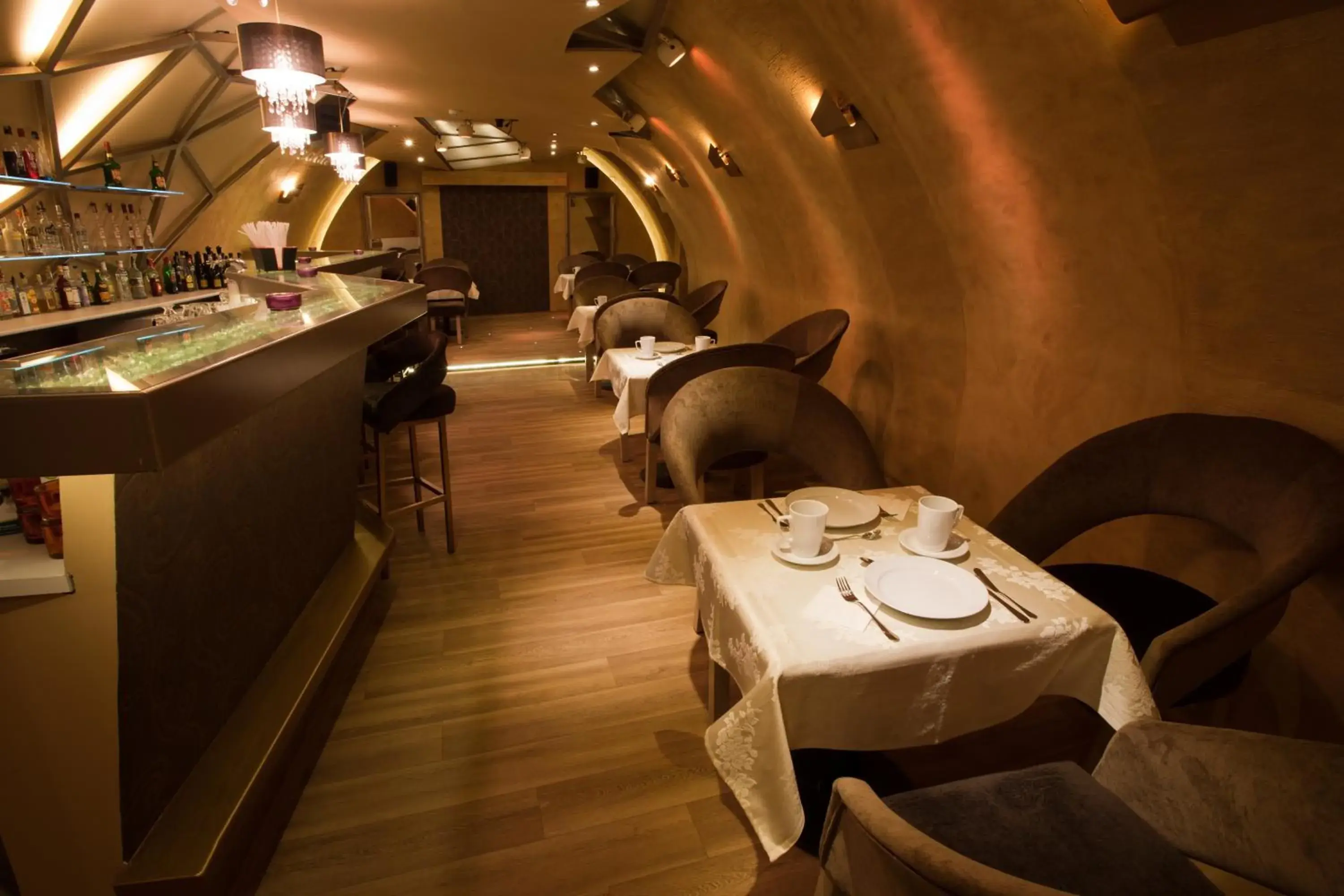 Restaurant/places to eat in Barokk Hotel Promenád Restaurant/places to eat in Barokk Hotel Promenád