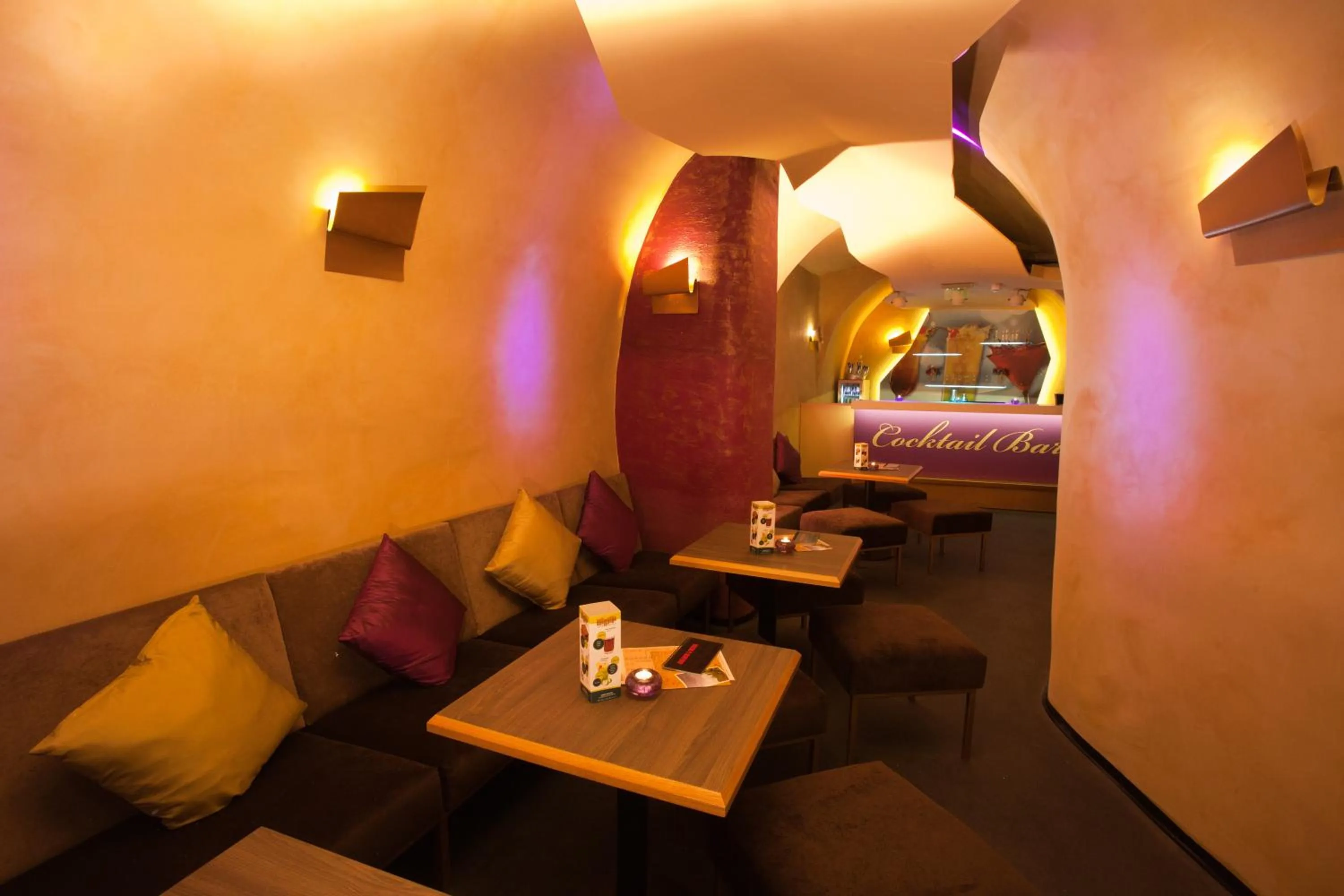 Lounge or bar in Barokk Hotel Promenád