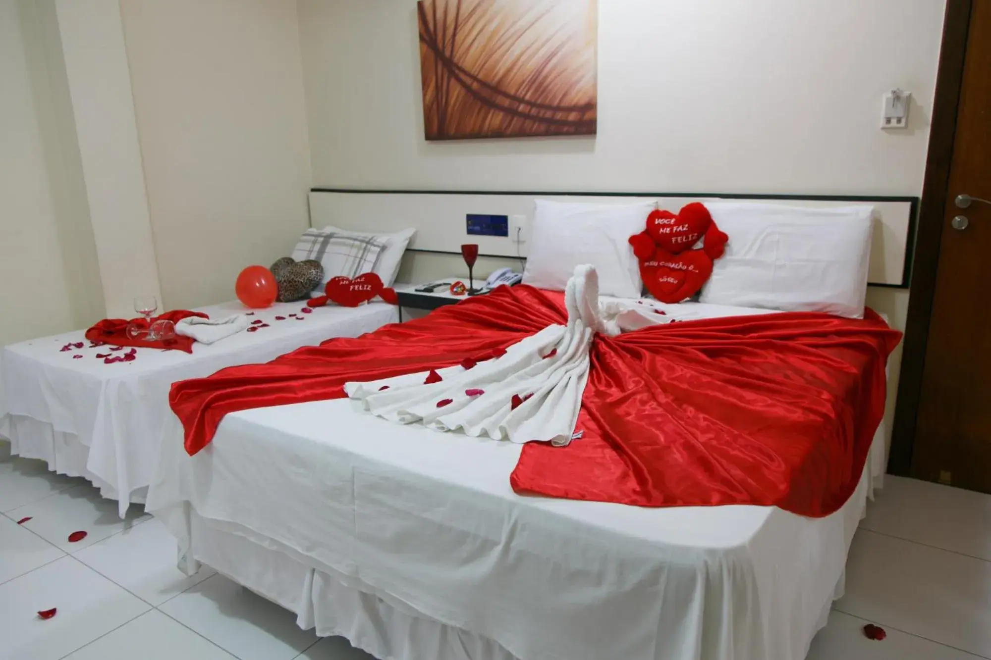 Shower, Bed in 5C Hotel Shower, Bed in 5C Hotel