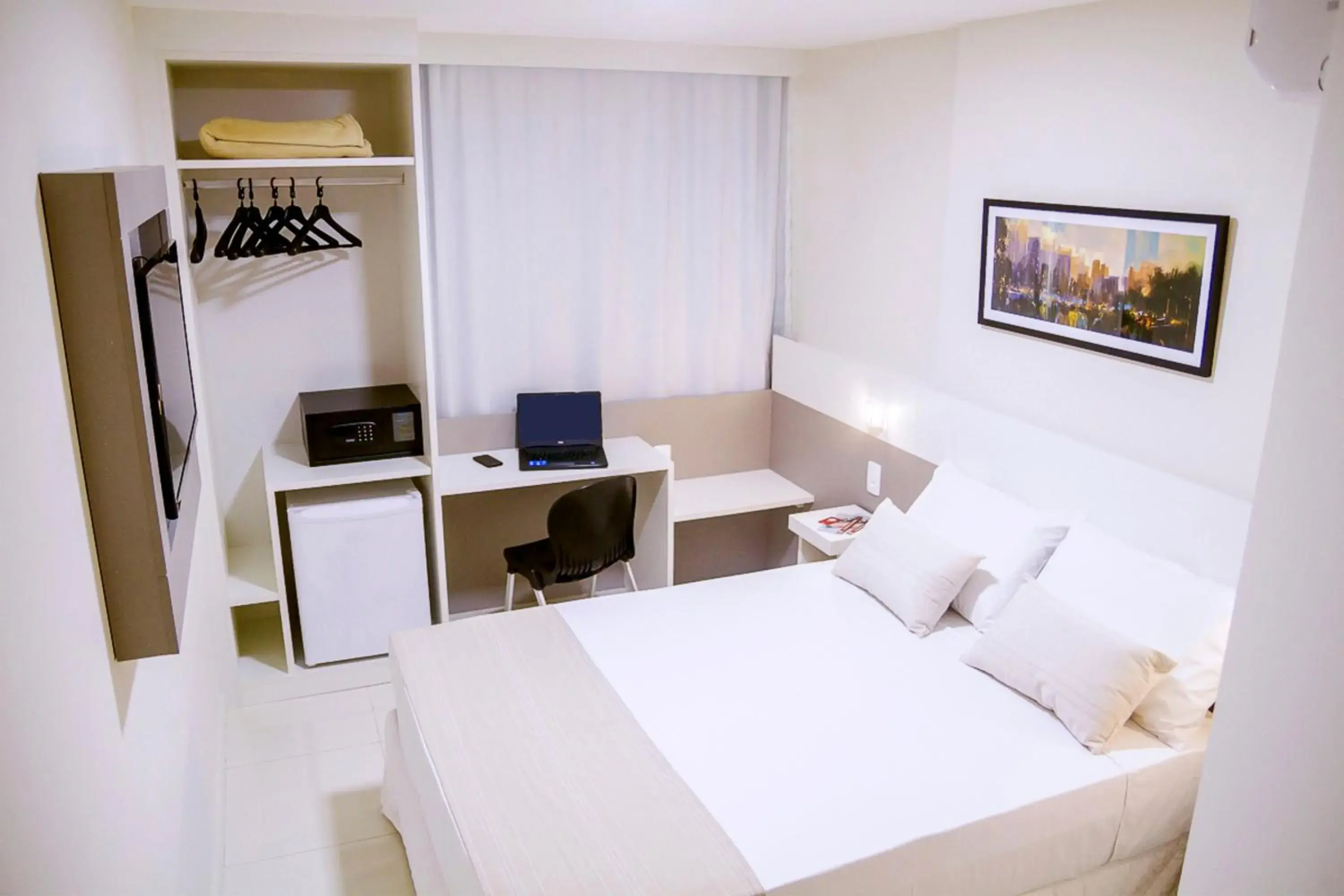 Photo of the whole room, Bed in BRISTOL EASY HOTEL - RIO BONITO Photo of the whole room, Bed in BRISTOL EASY HOTEL - RIO BONITO