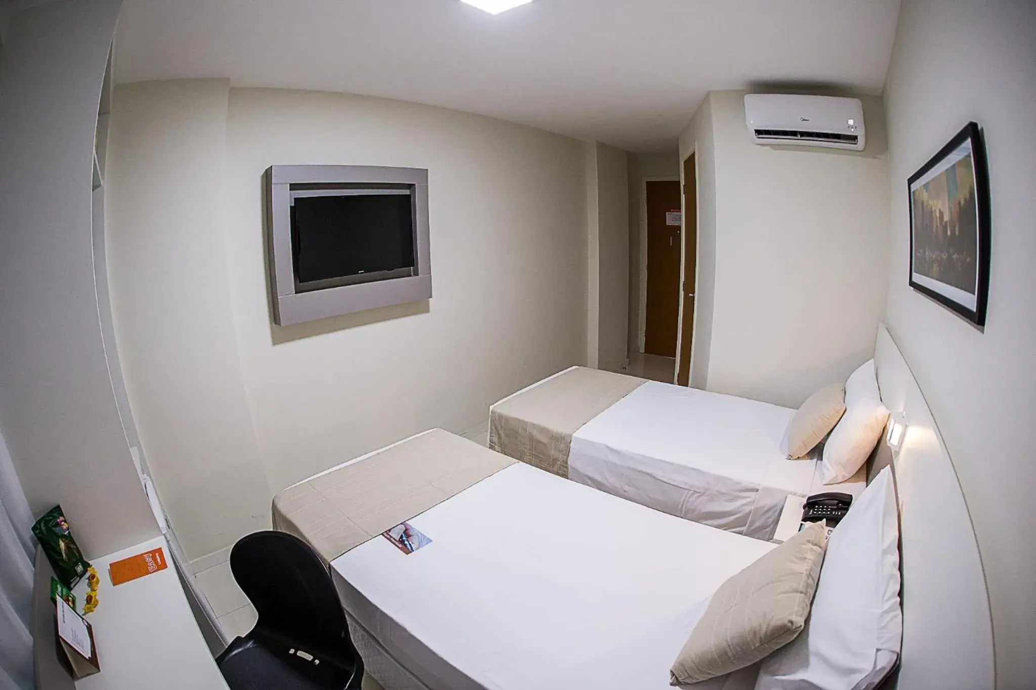 Photo of the whole room, Bed in BRISTOL EASY HOTEL - RIO BONITO Photo of the whole room, Bed in BRISTOL EASY HOTEL - RIO BONITO