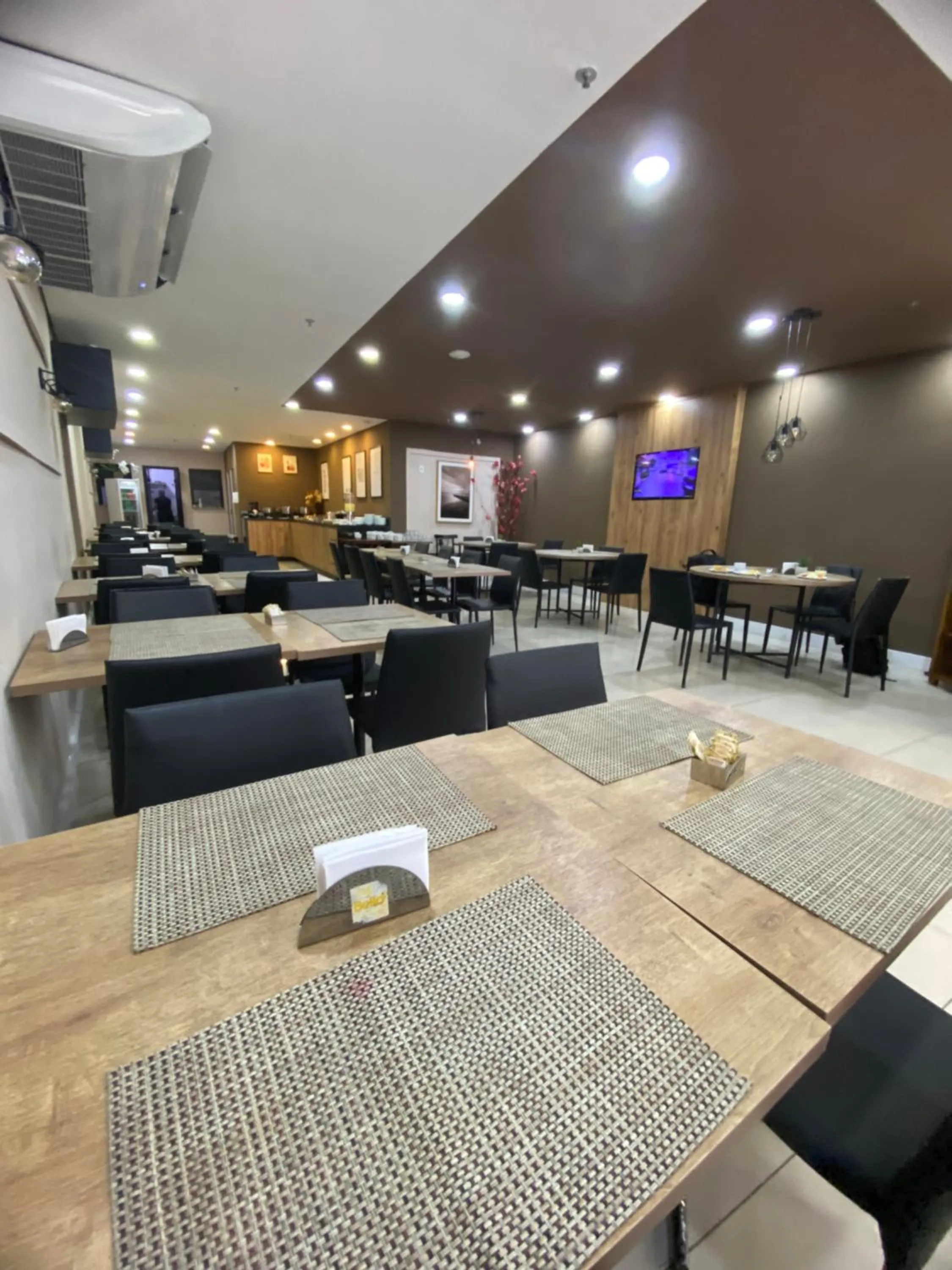 Restaurant/places to eat in Samba Rio Bonito