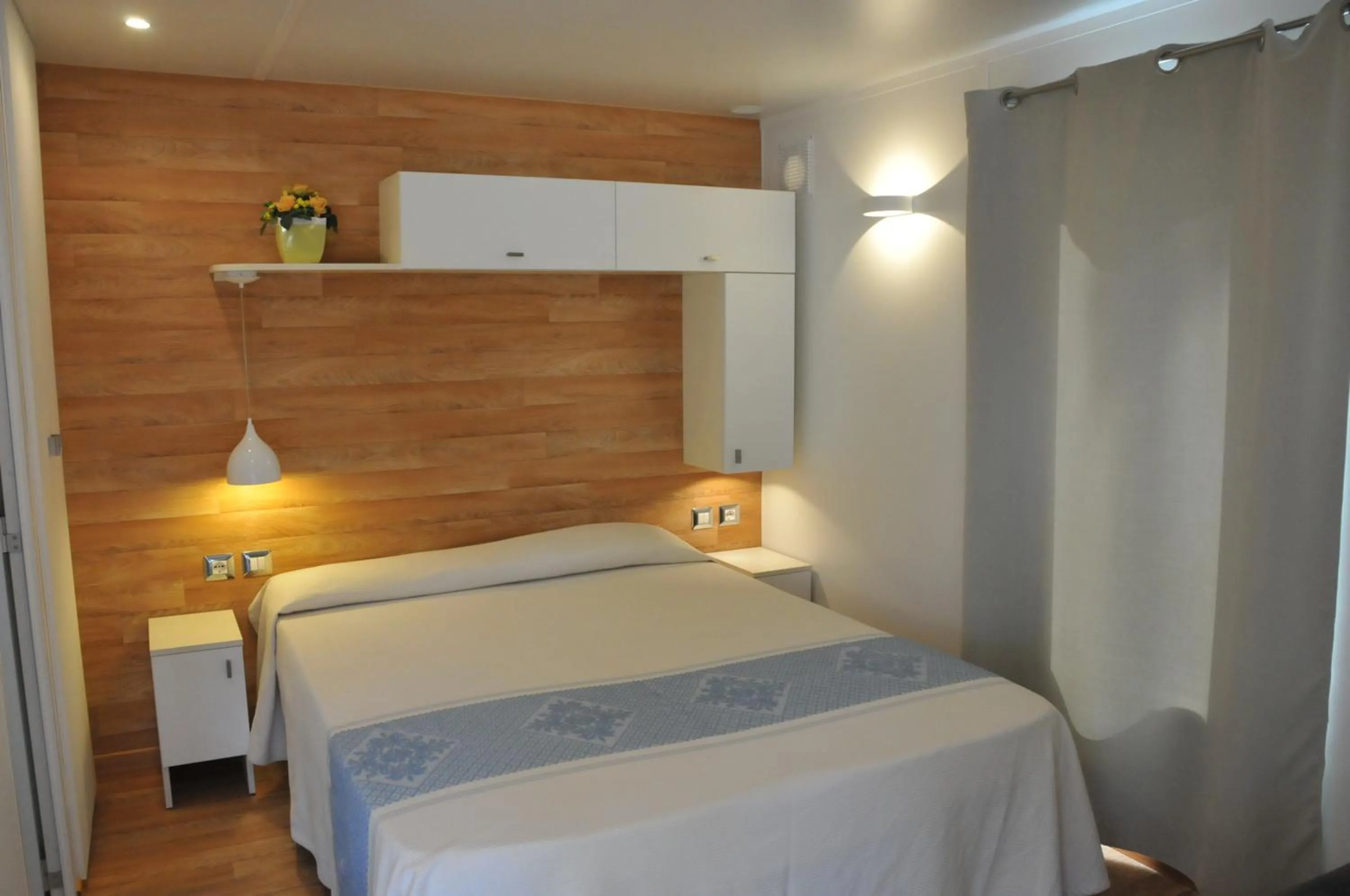 Bed in Villaggio Camping Torre Salinas