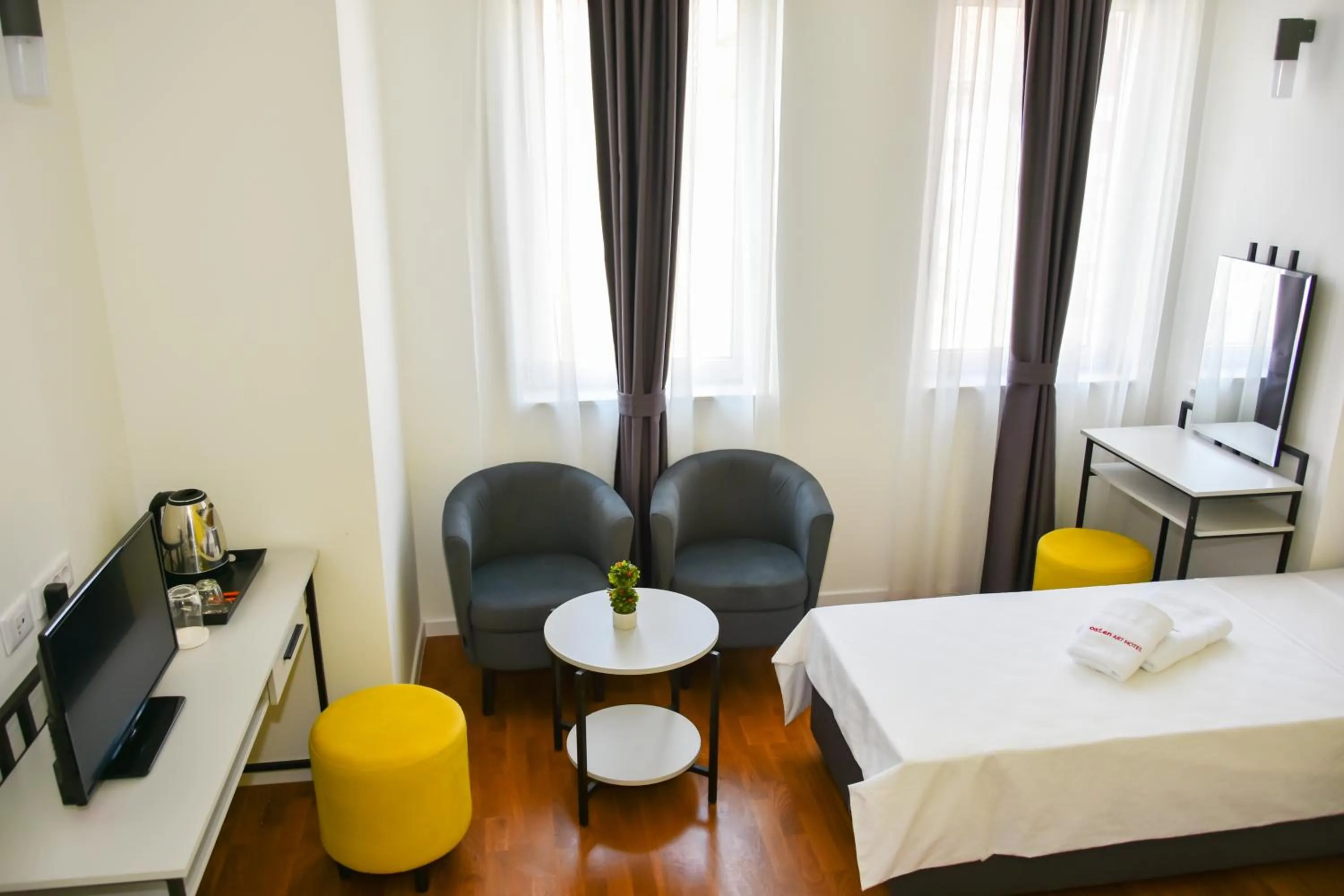 TV and multimedia, Bed in Osten Art Hotel