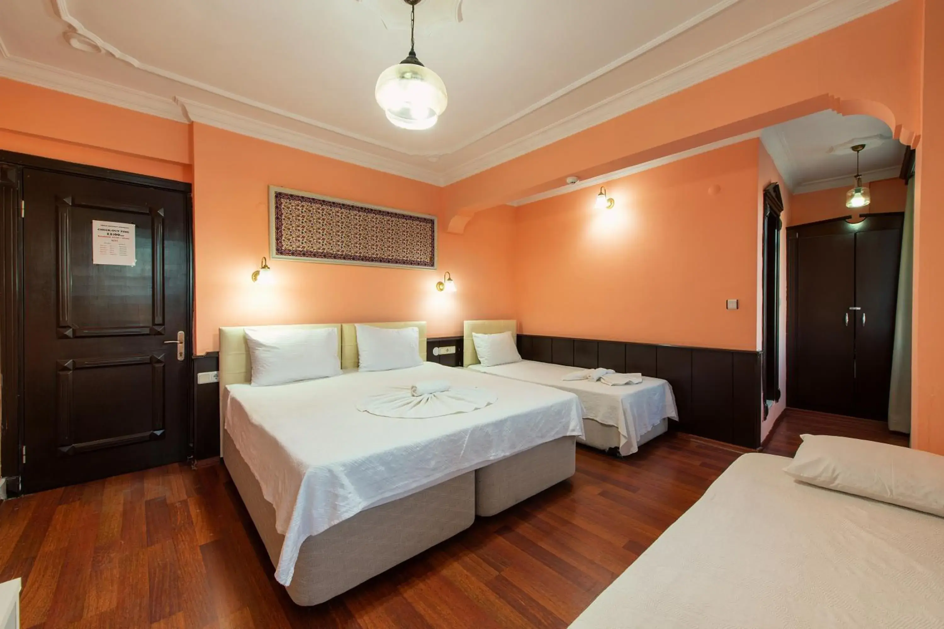 Triple Room with Balcony in EPHESUS CENTRUM Triple Room with Balcony in EPHESUS CENTRUM