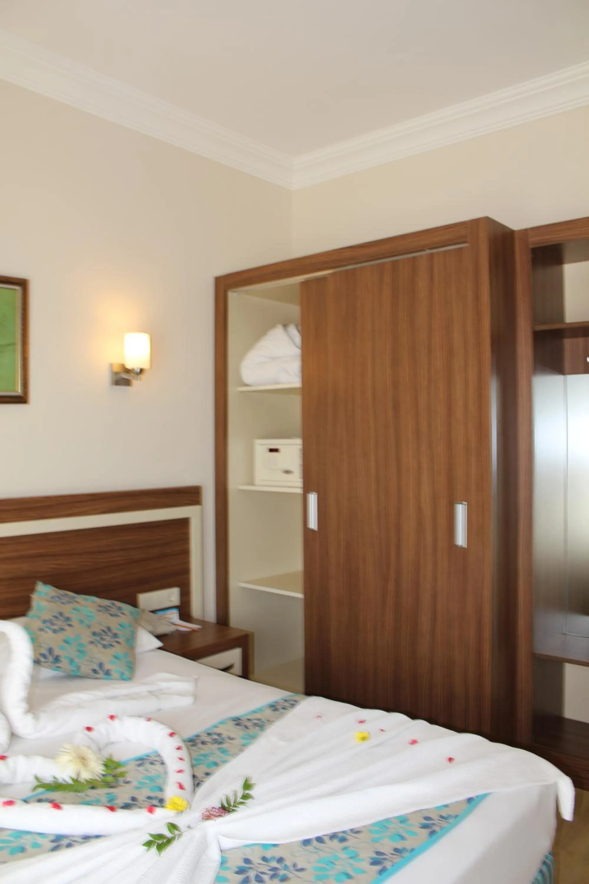 Side West Park Hotel