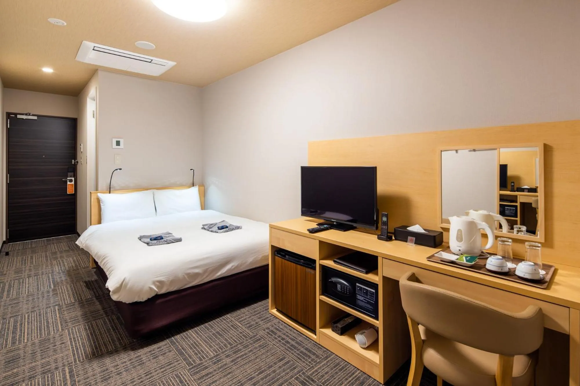TV and multimedia, Bed in Fujikawaguchiko Resort Hotel