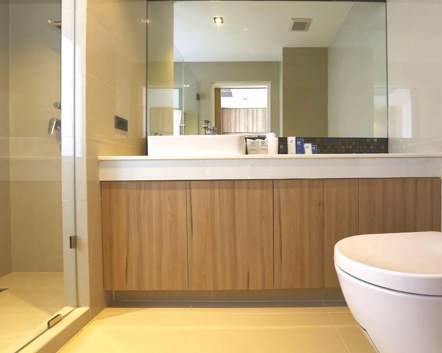 Bathroom in W3 Hotel