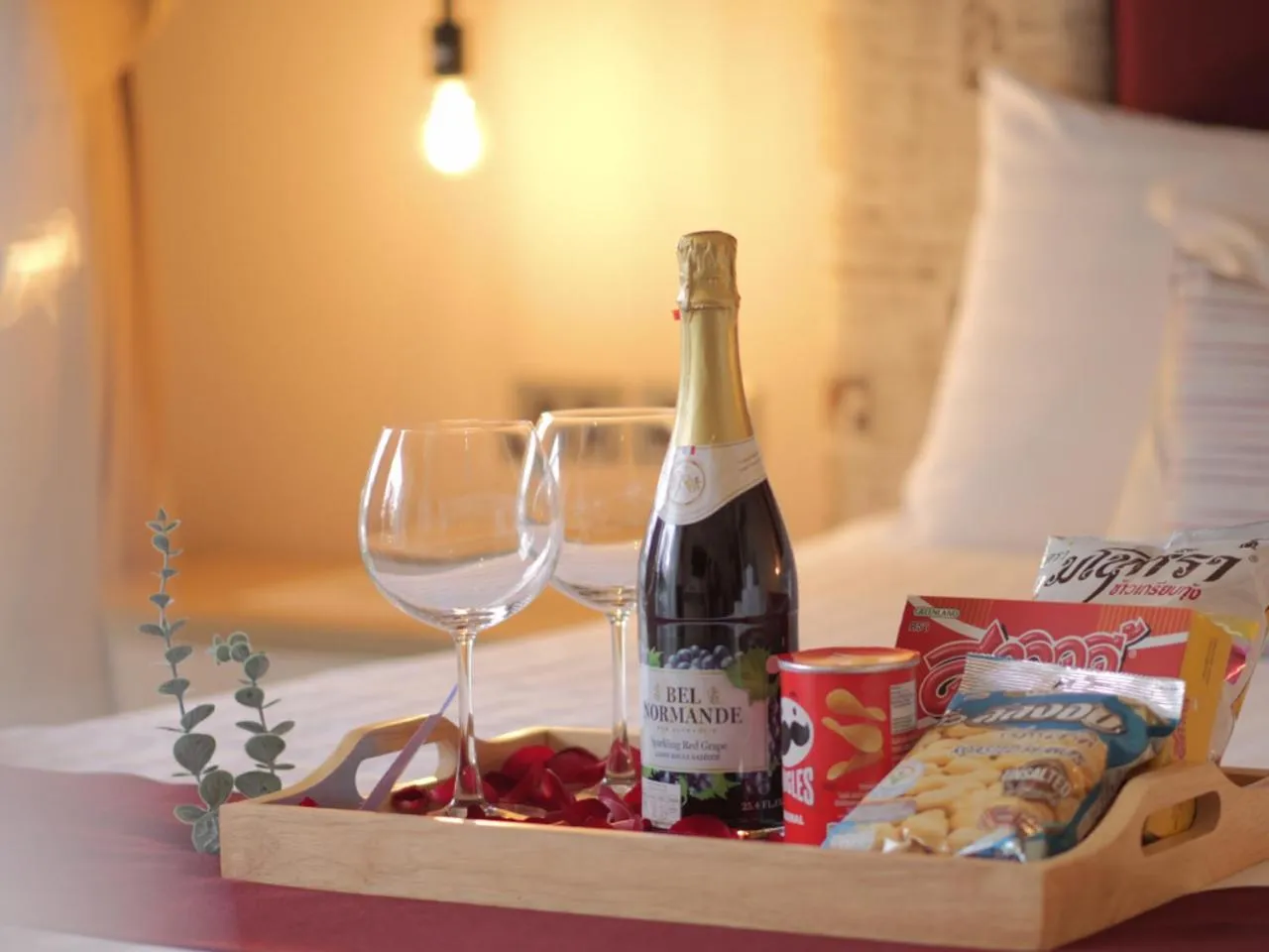 Food and drinks, Bed in W3 Hotel