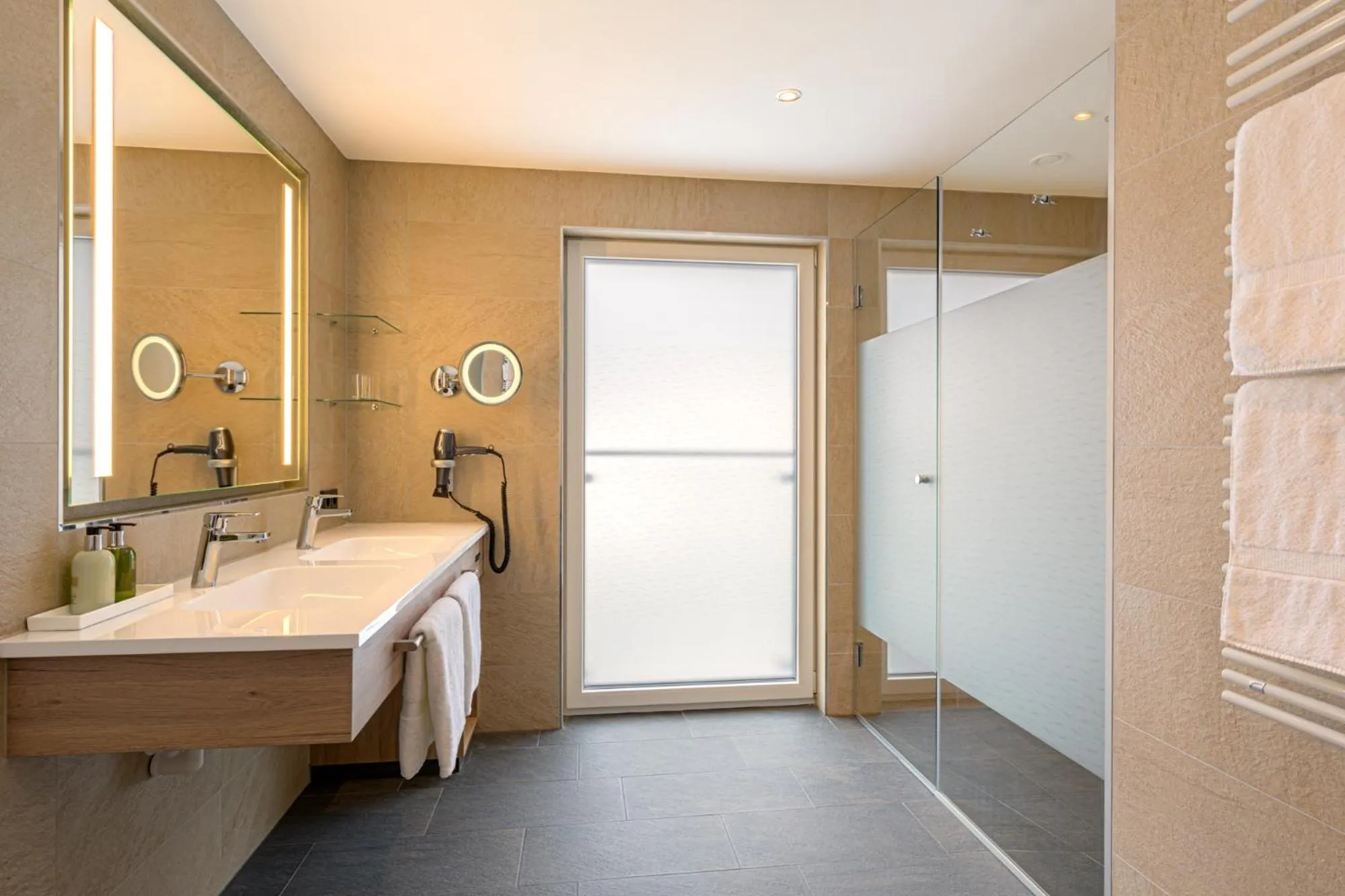 Shower in haldensee - Naturerlebnis und Wellnesshotel
