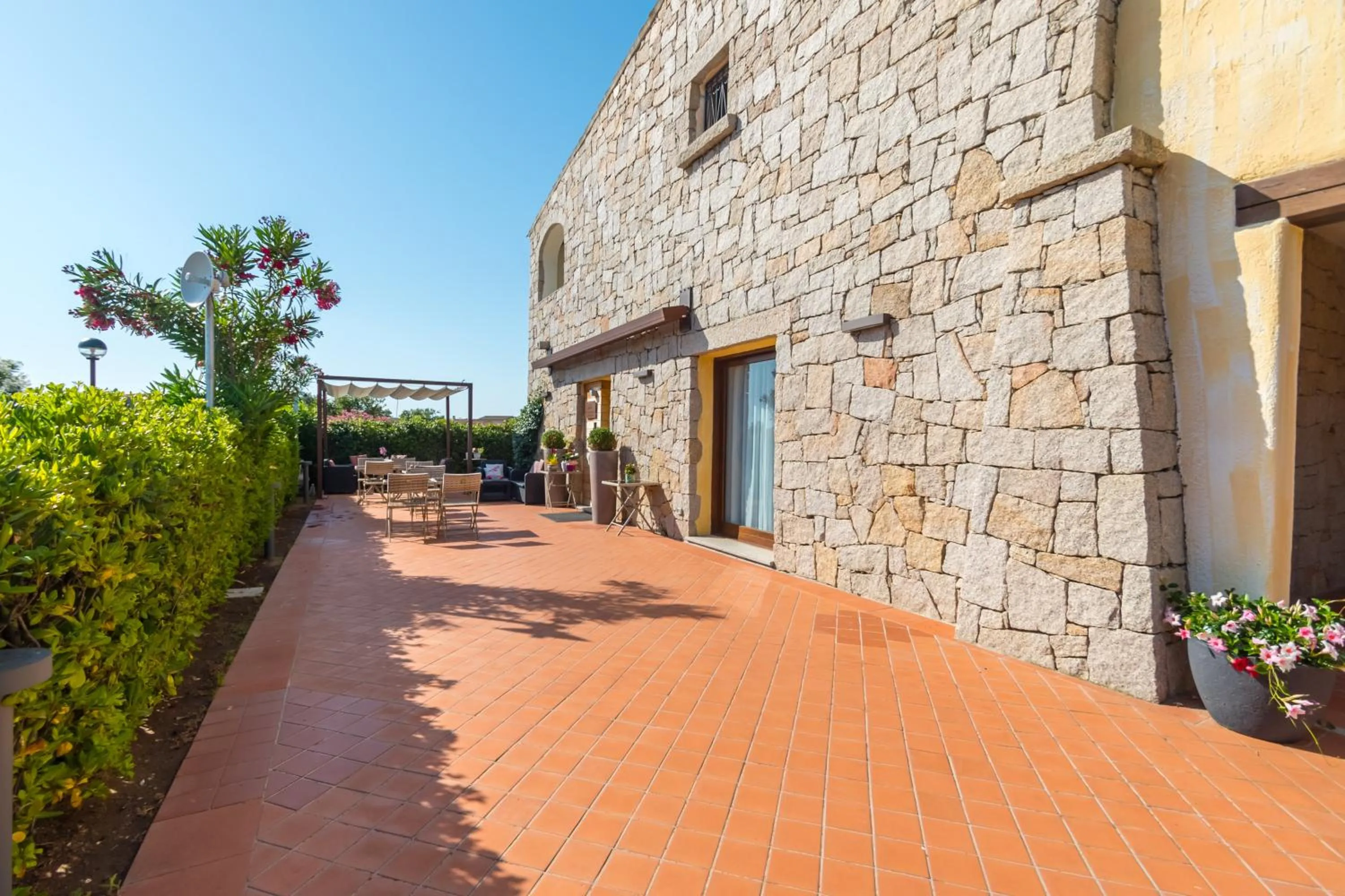 Facade/entrance in Relais del Borgo- Domo