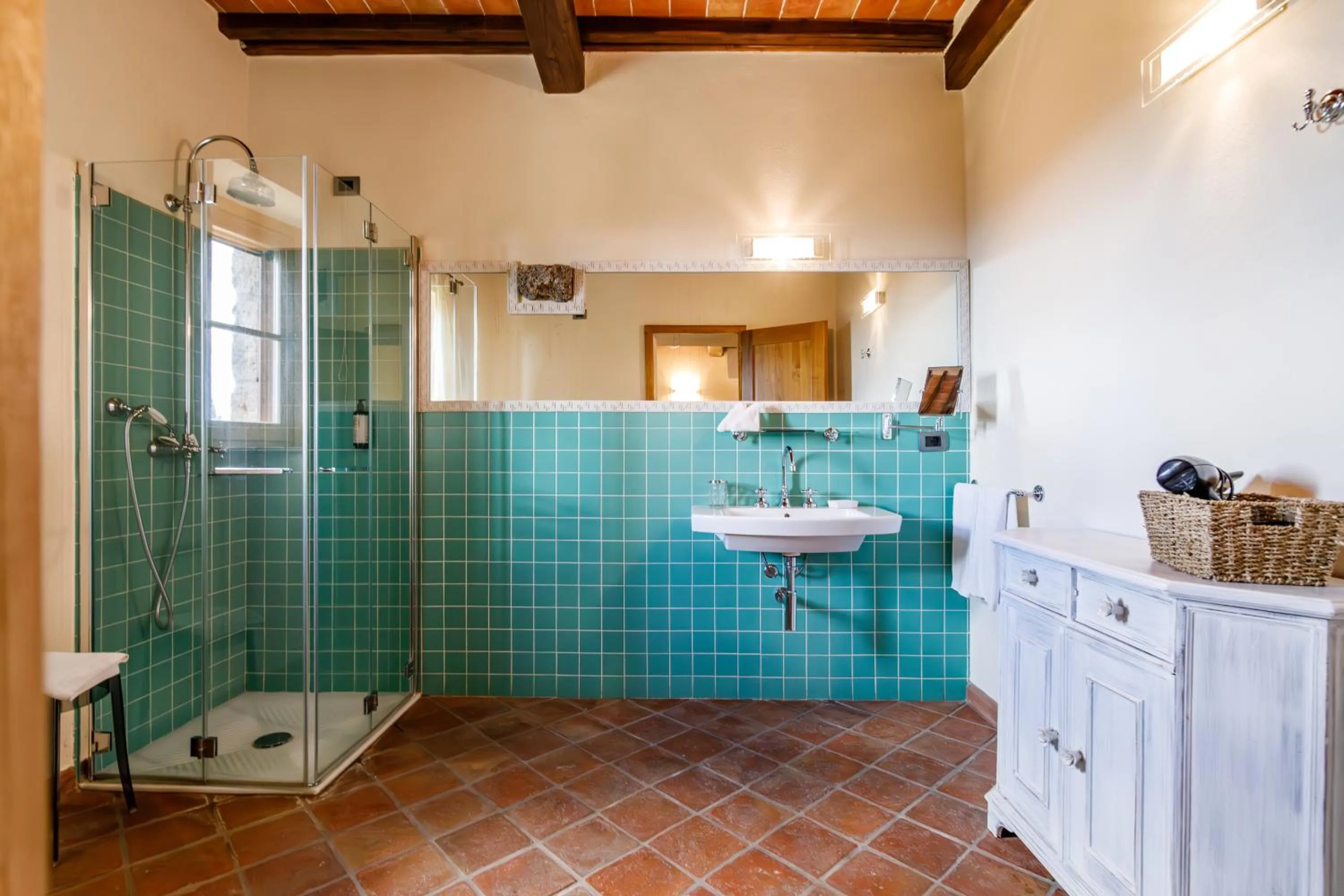 Shower in Relais La Costa Historical Residence