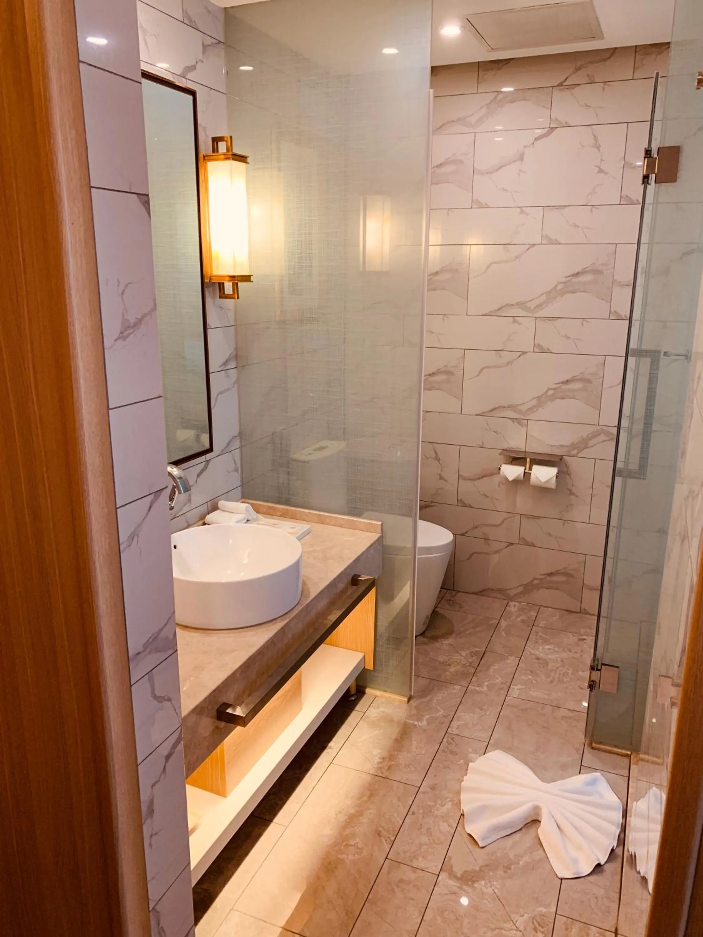 Bathroom in Metropolo Jinjiang Wuhan Optics Valley Science and Technology Exhibition Center