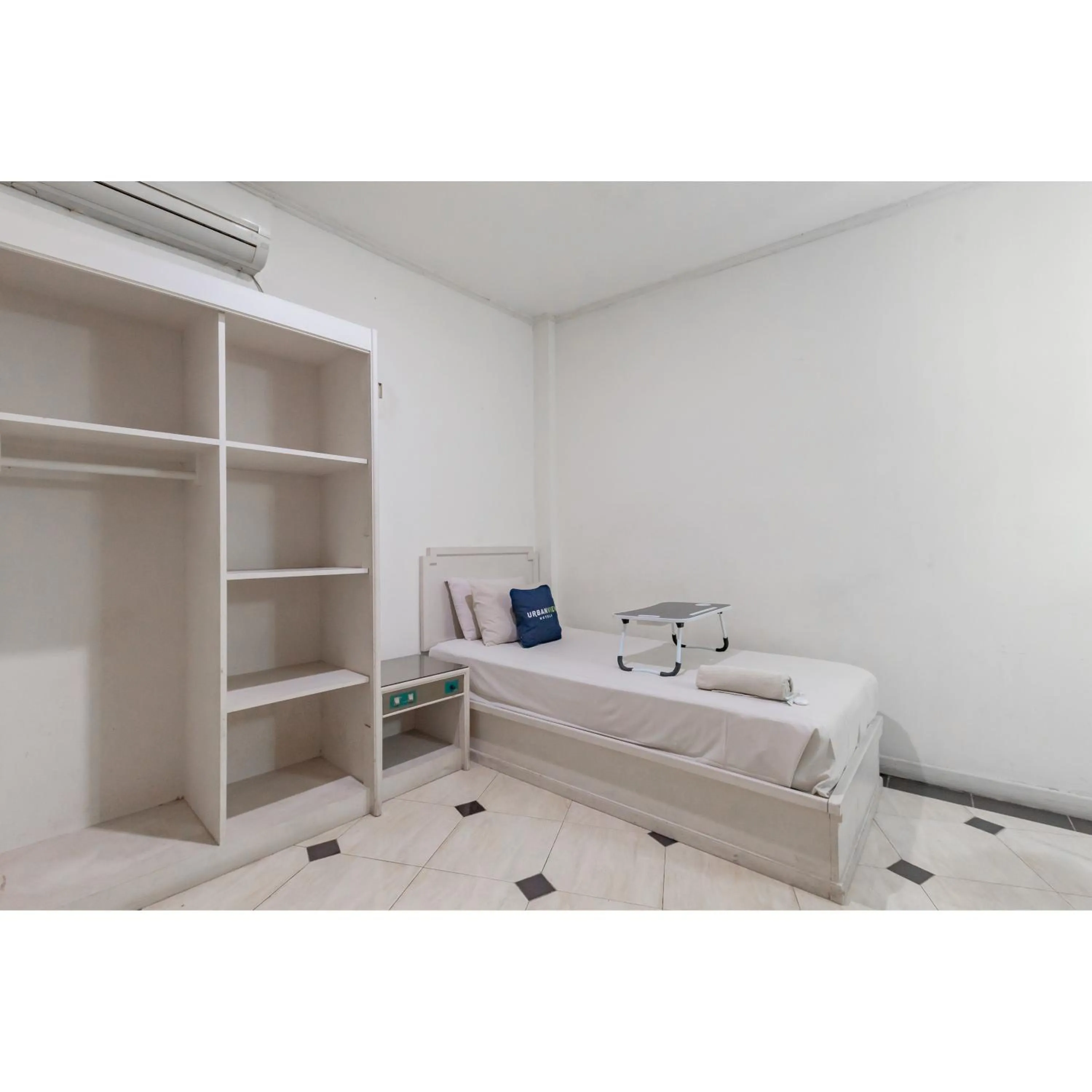 Bedroom, Bed in Urbanview Hotel Utari