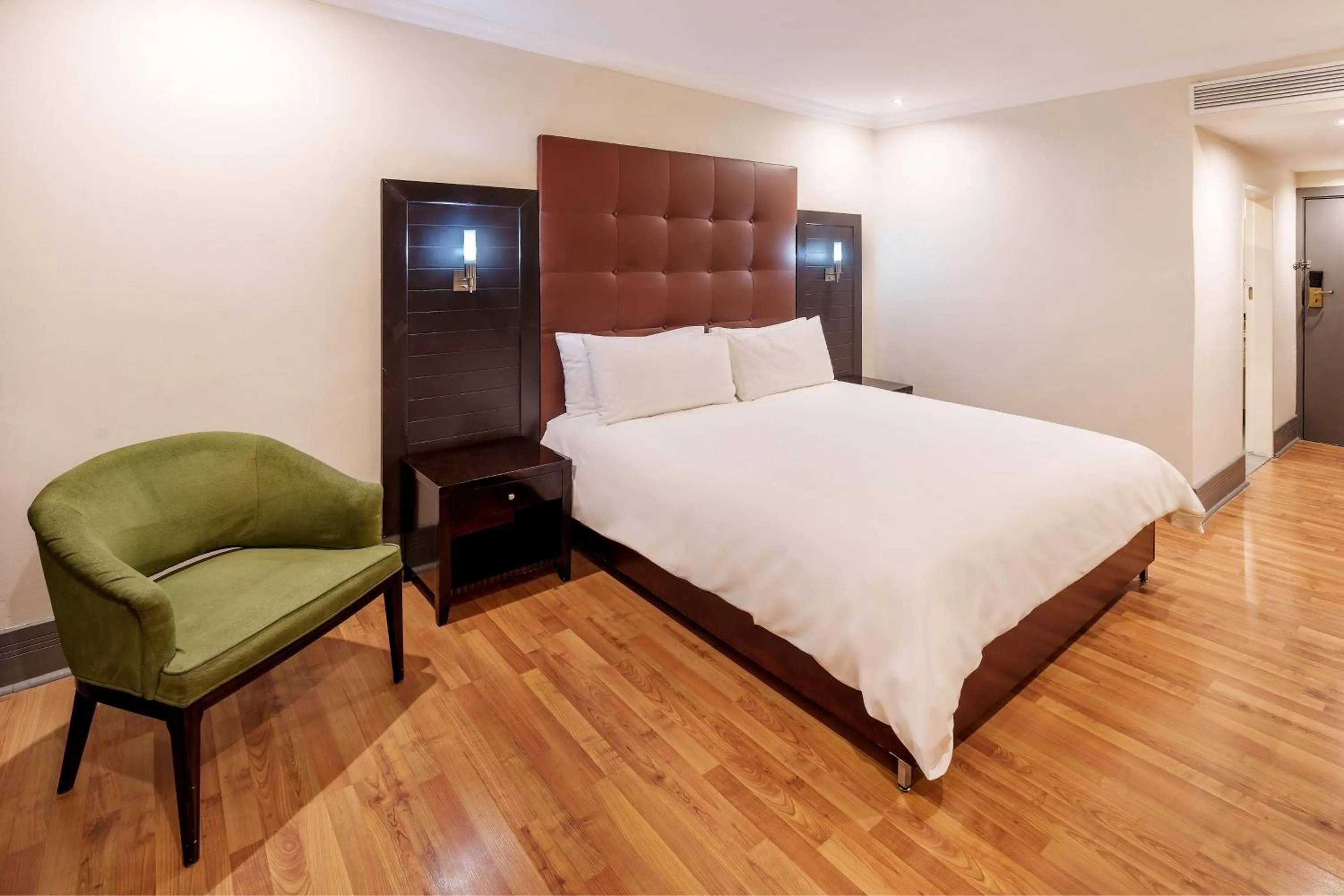 Photo of the whole room, Bed in Protea Hotel by Marriott Lusaka