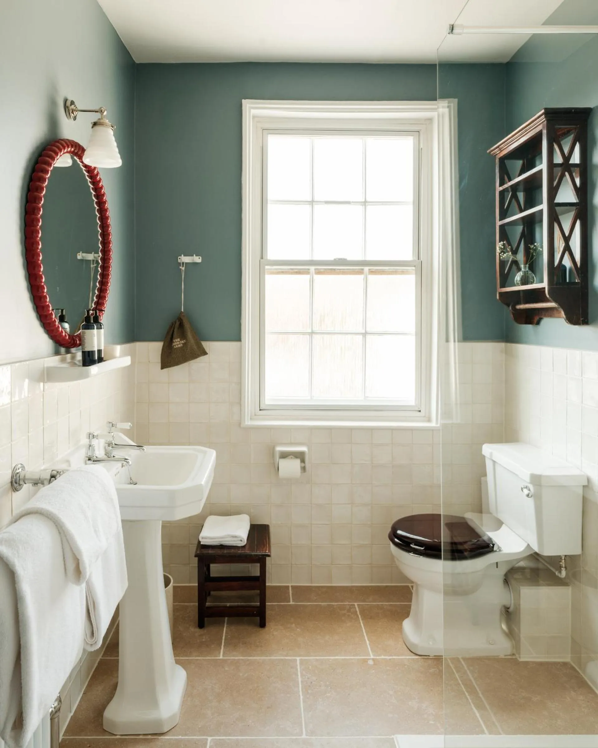 Bathroom in The Pembroke Arms