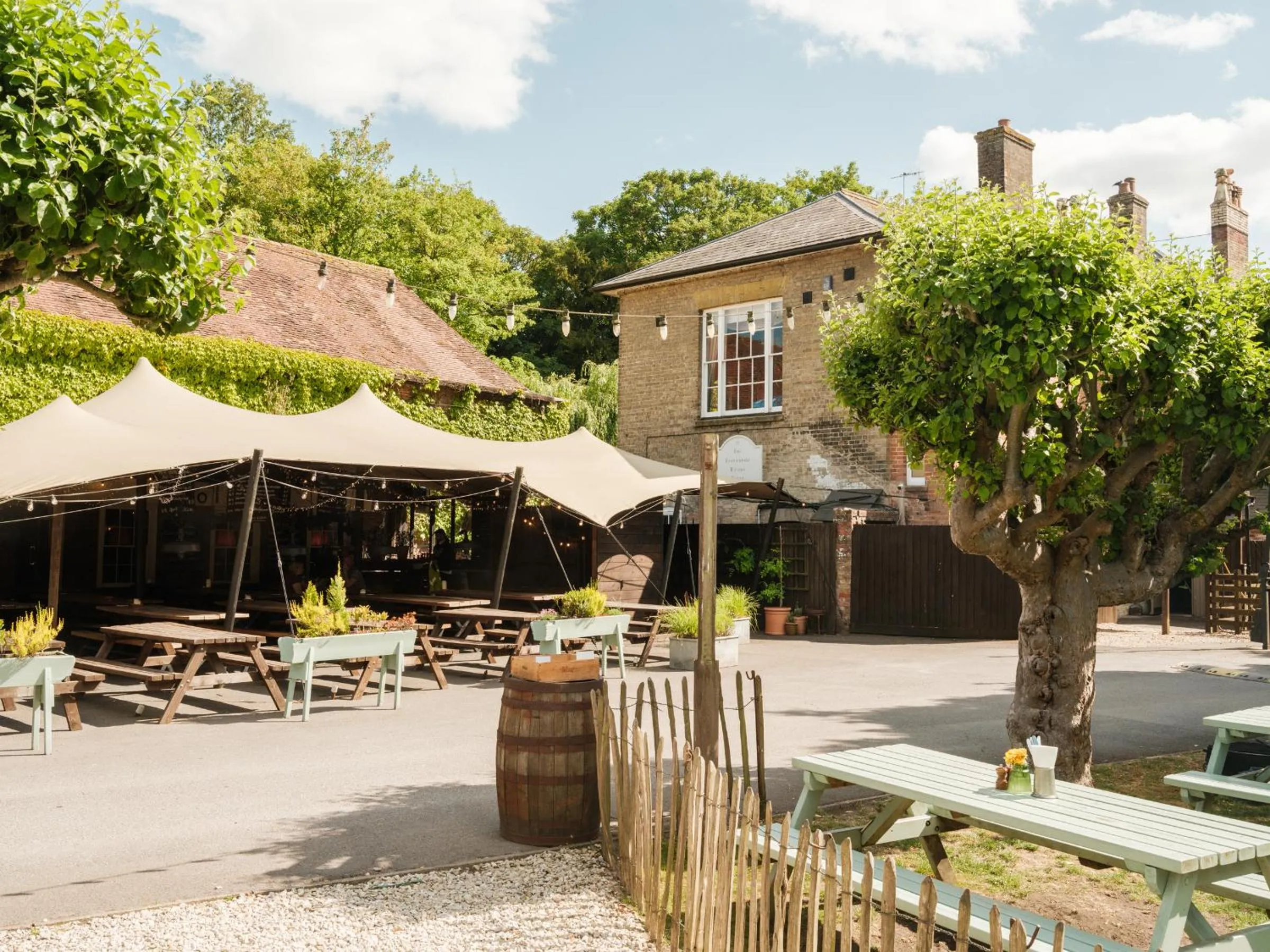 Property building in The Pembroke Arms