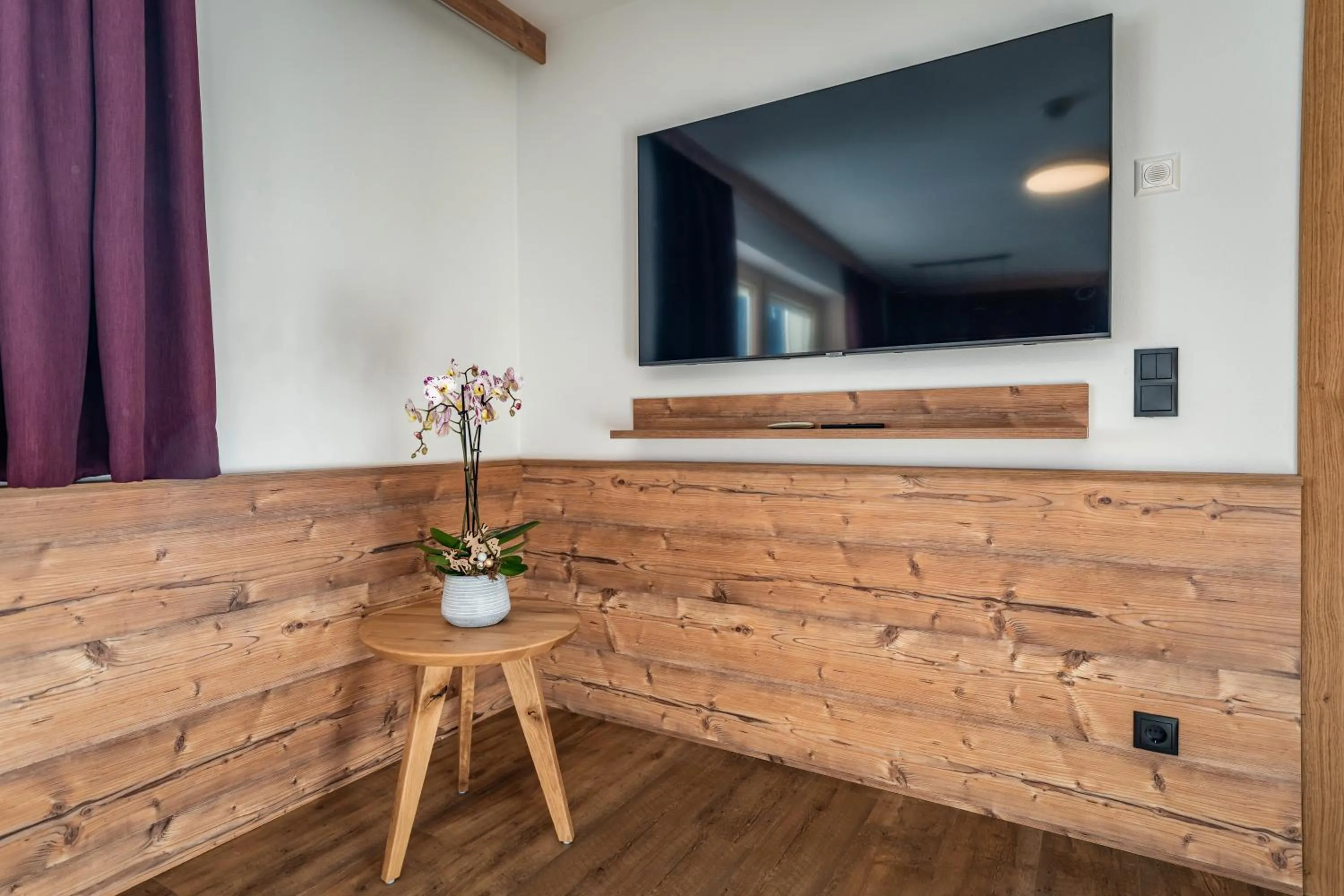 TV and multimedia in Gästehaus Wiesengrund & Apart Sporer