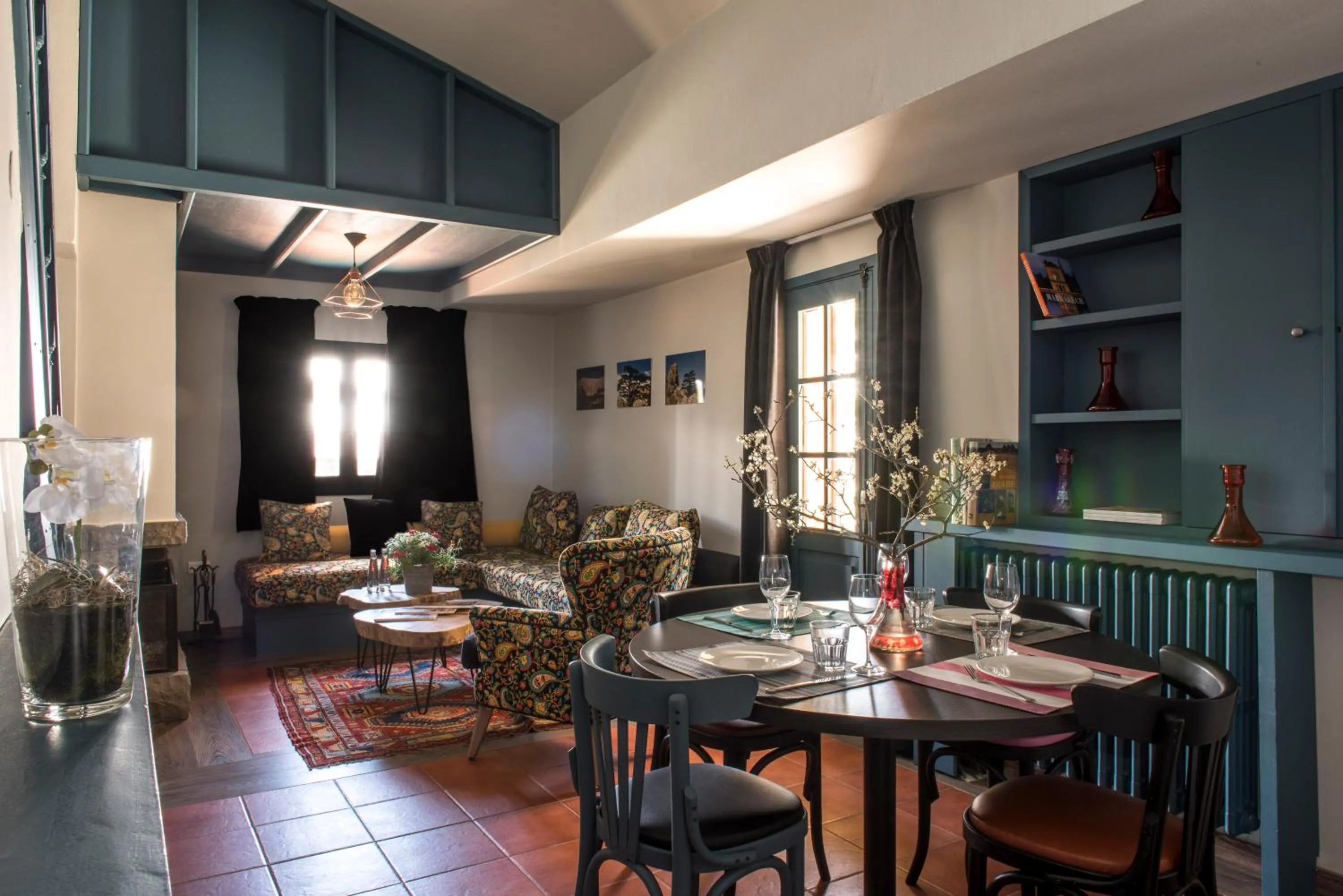 Dining area in La Maison des Cèdres
