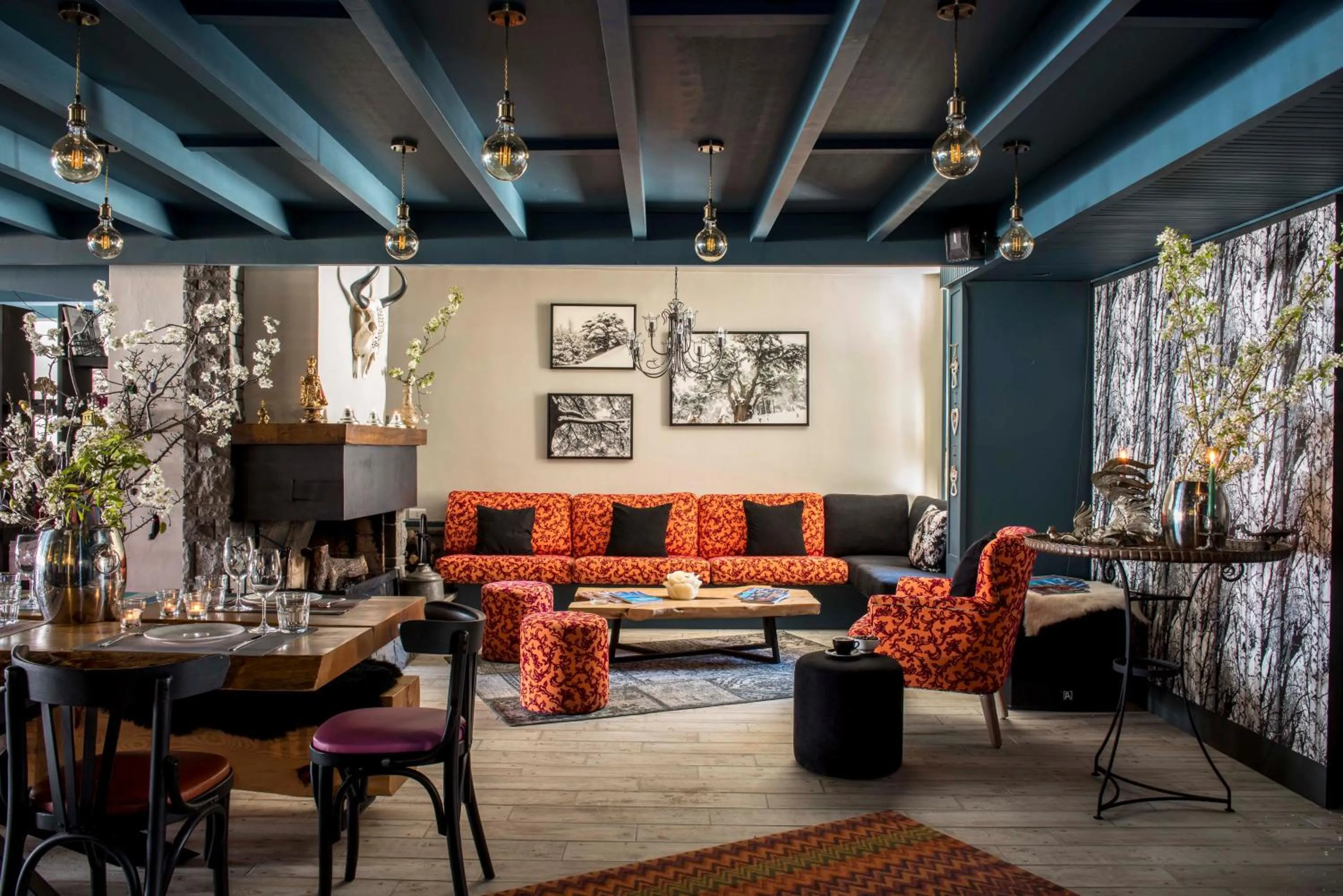 Seating area in La Maison des Cèdres