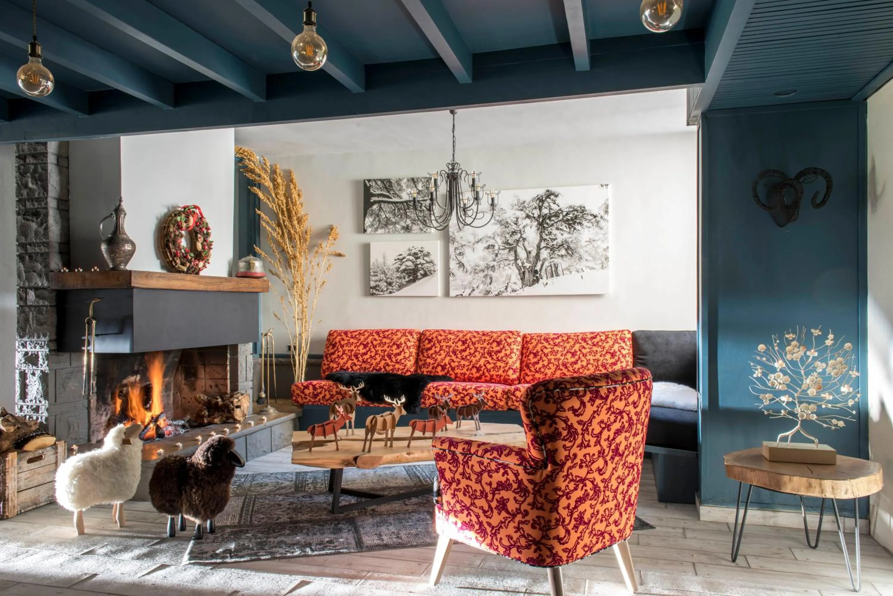 Seating area in La Maison des Cèdres