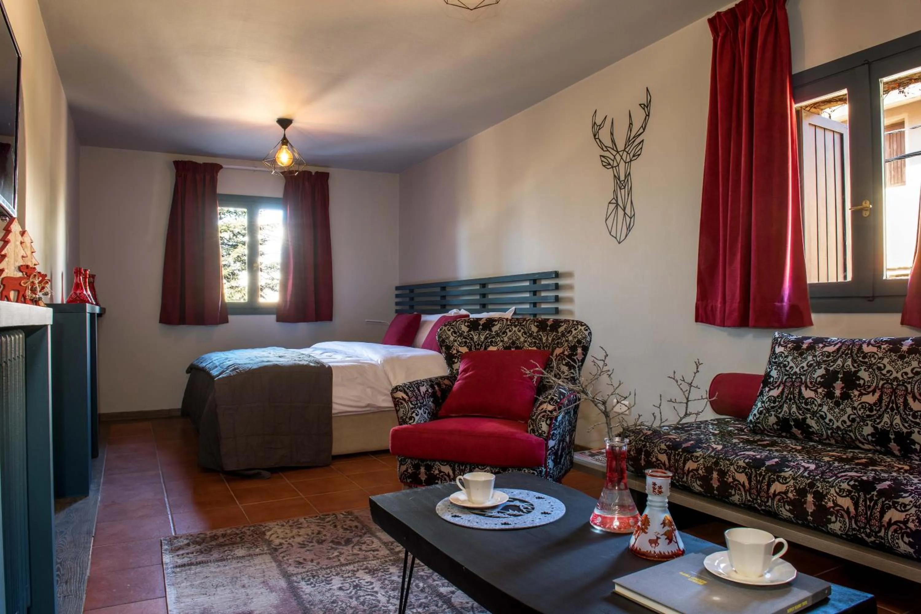 Photo of the whole room, Bed in La Maison des Cèdres