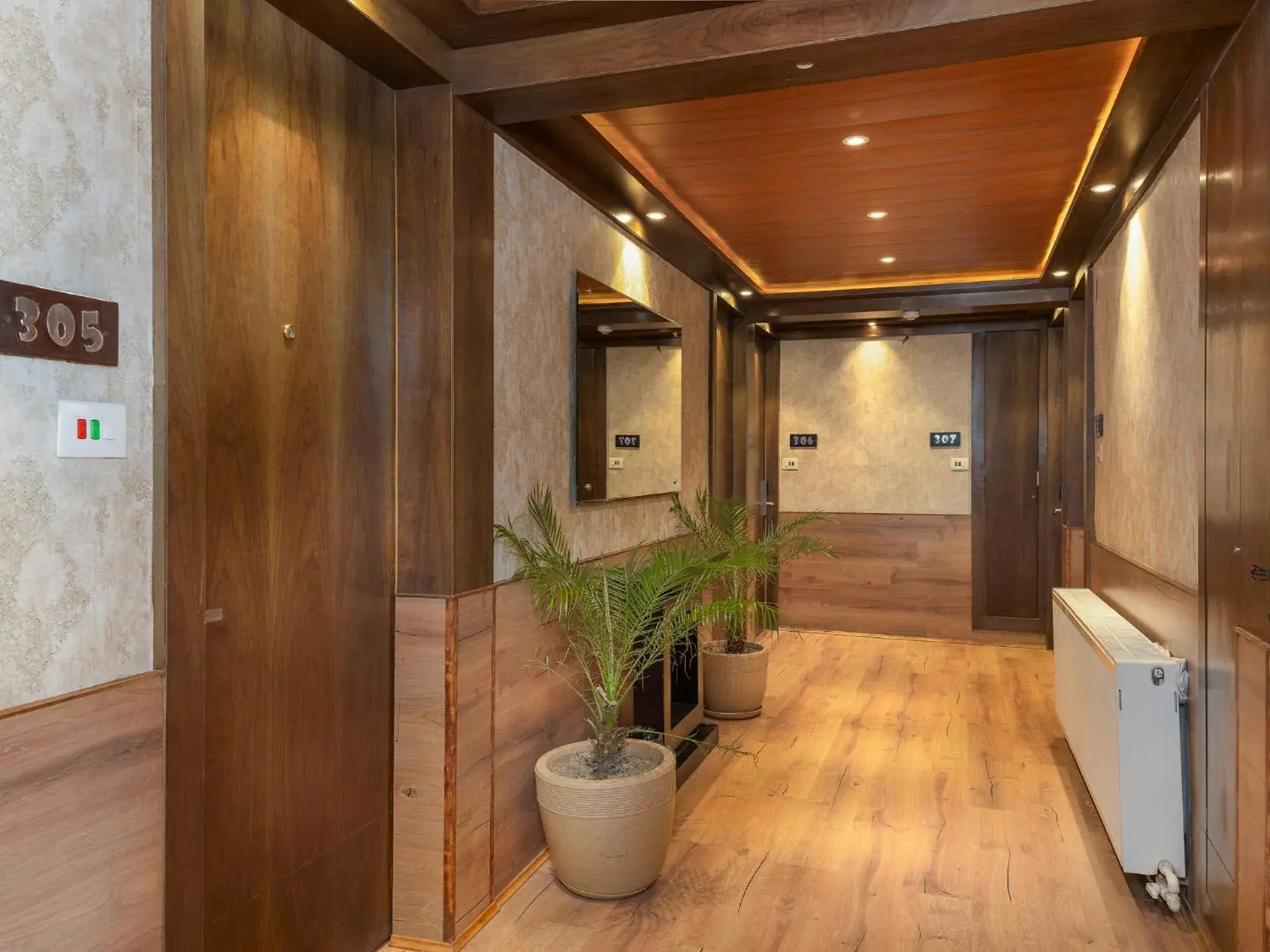 Lobby or reception in Hotel Pine Spring Gulmarg Lobby or reception in Hotel Pine Spring Gulmarg