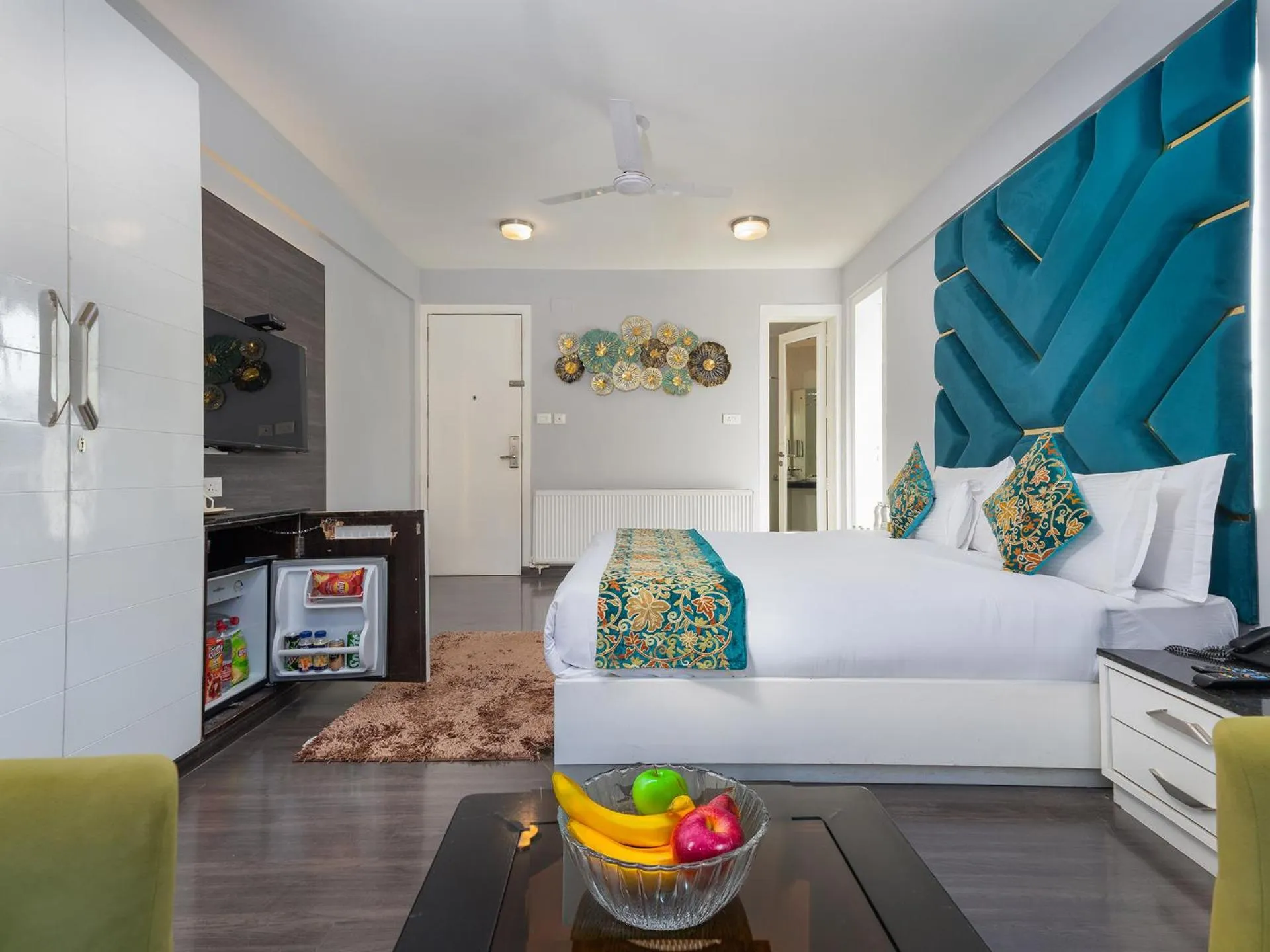 Bed in Hotel Pine Spring Gulmarg