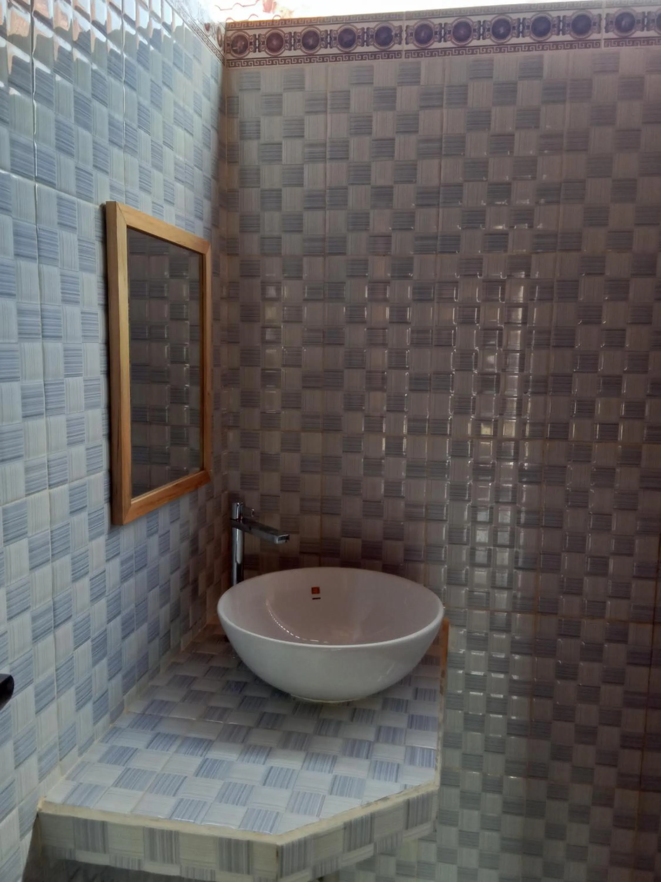 Shower in Svaha Nusa Guest House