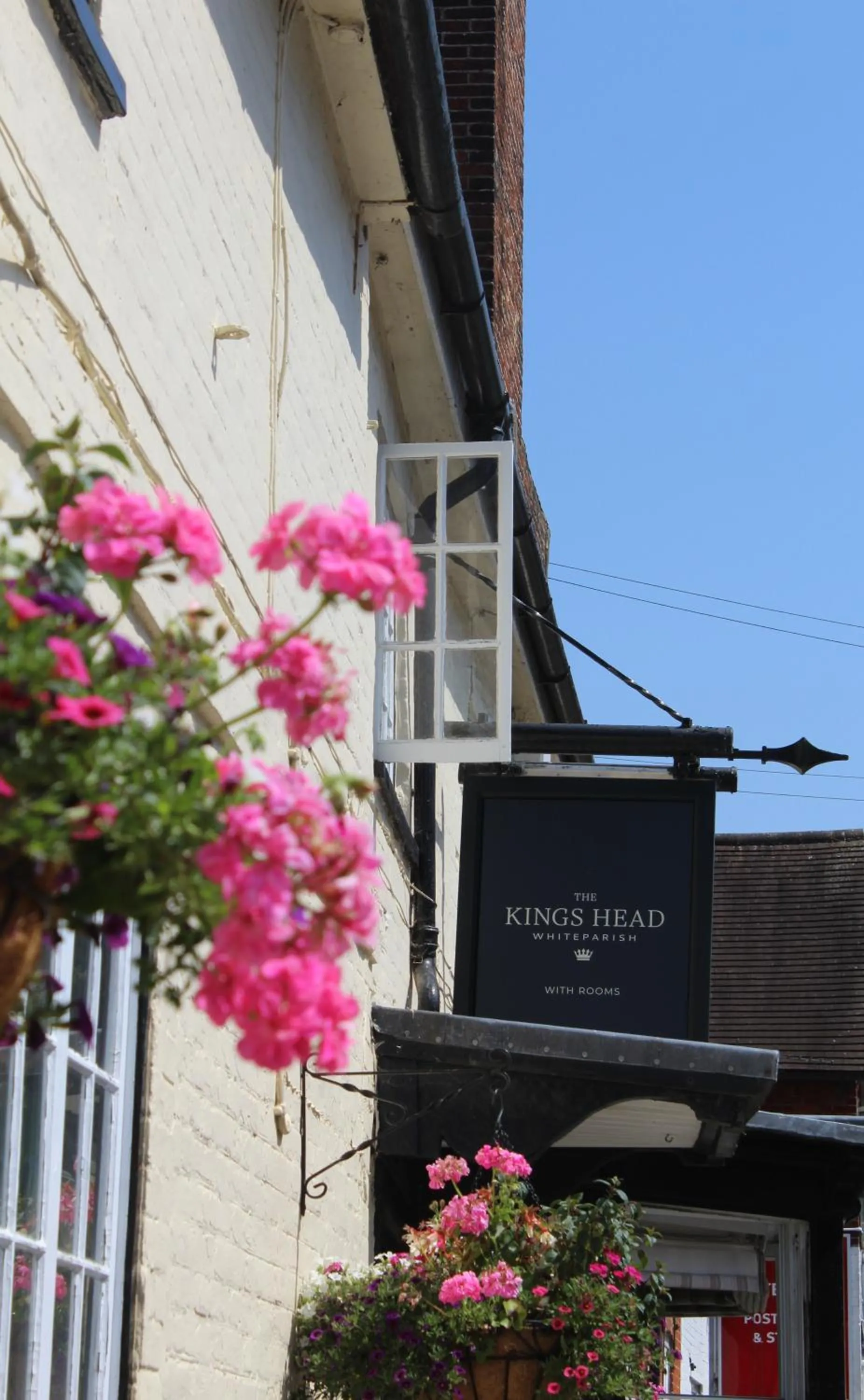 Facade/entrance in The Kings Head
