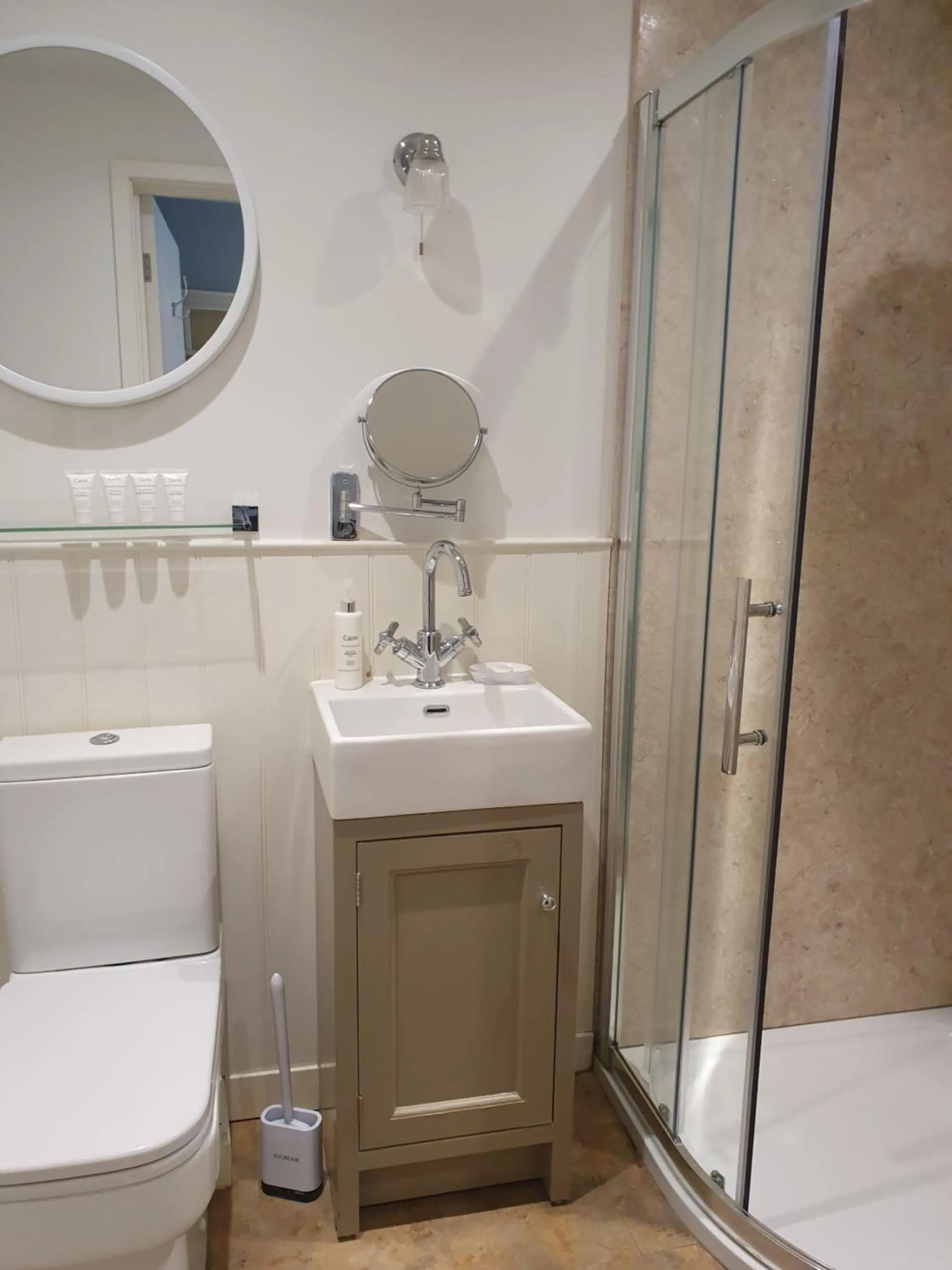 Bathroom in The Kings Head