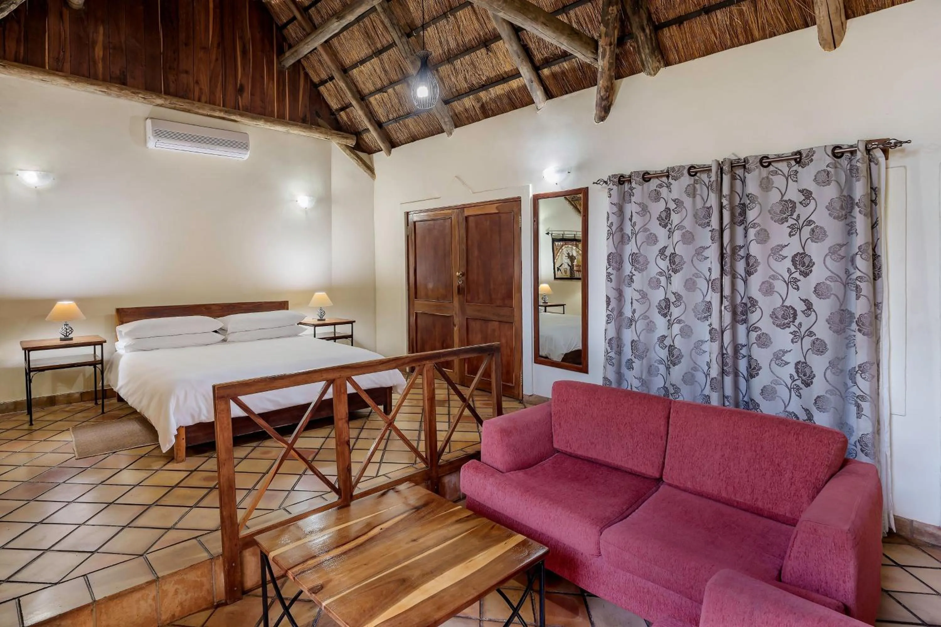 Photo of the whole room, Bed in Protea Hotel by Marriott Lusaka Safari Lodge