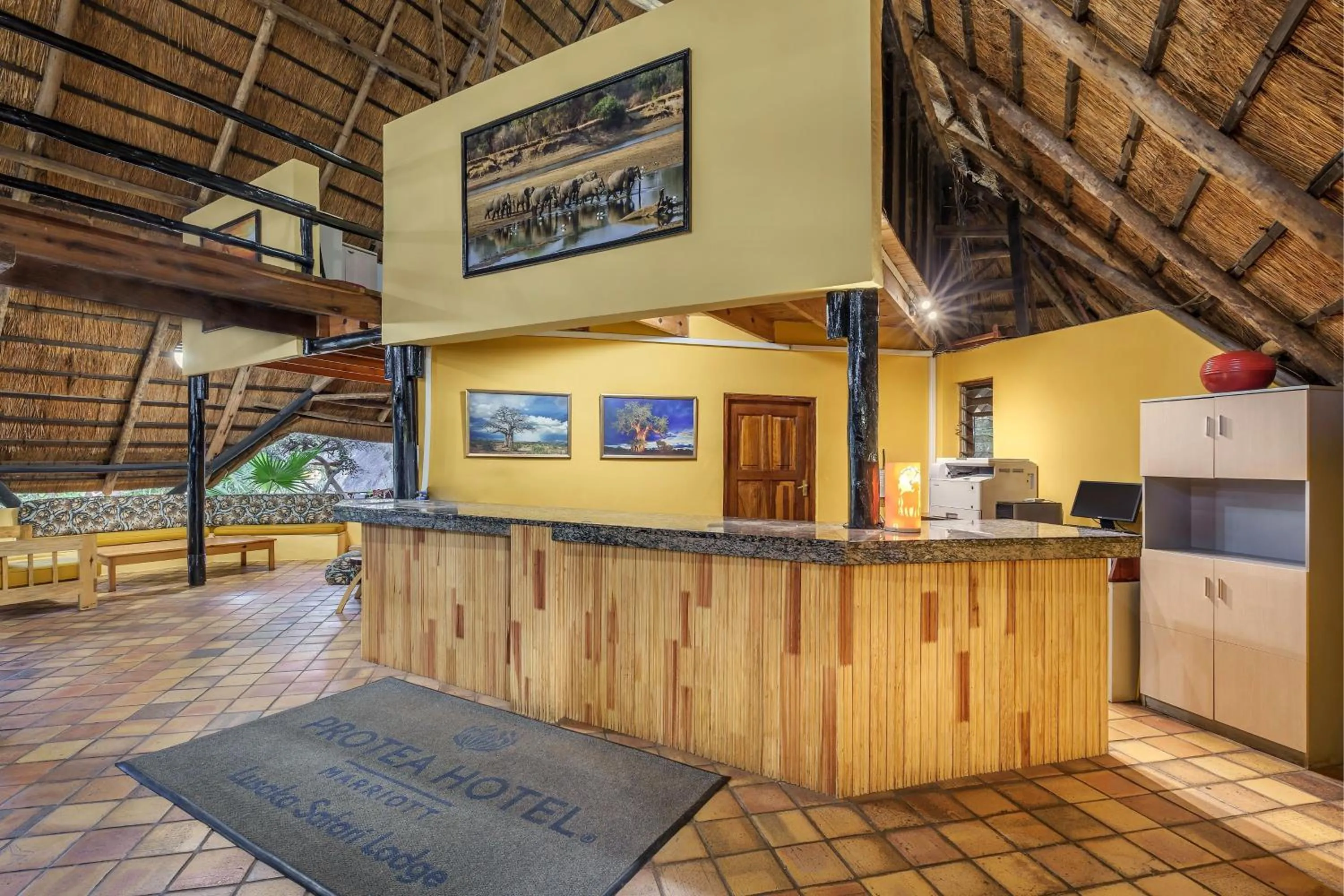 Lobby or reception in Protea Hotel by Marriott Lusaka Safari Lodge