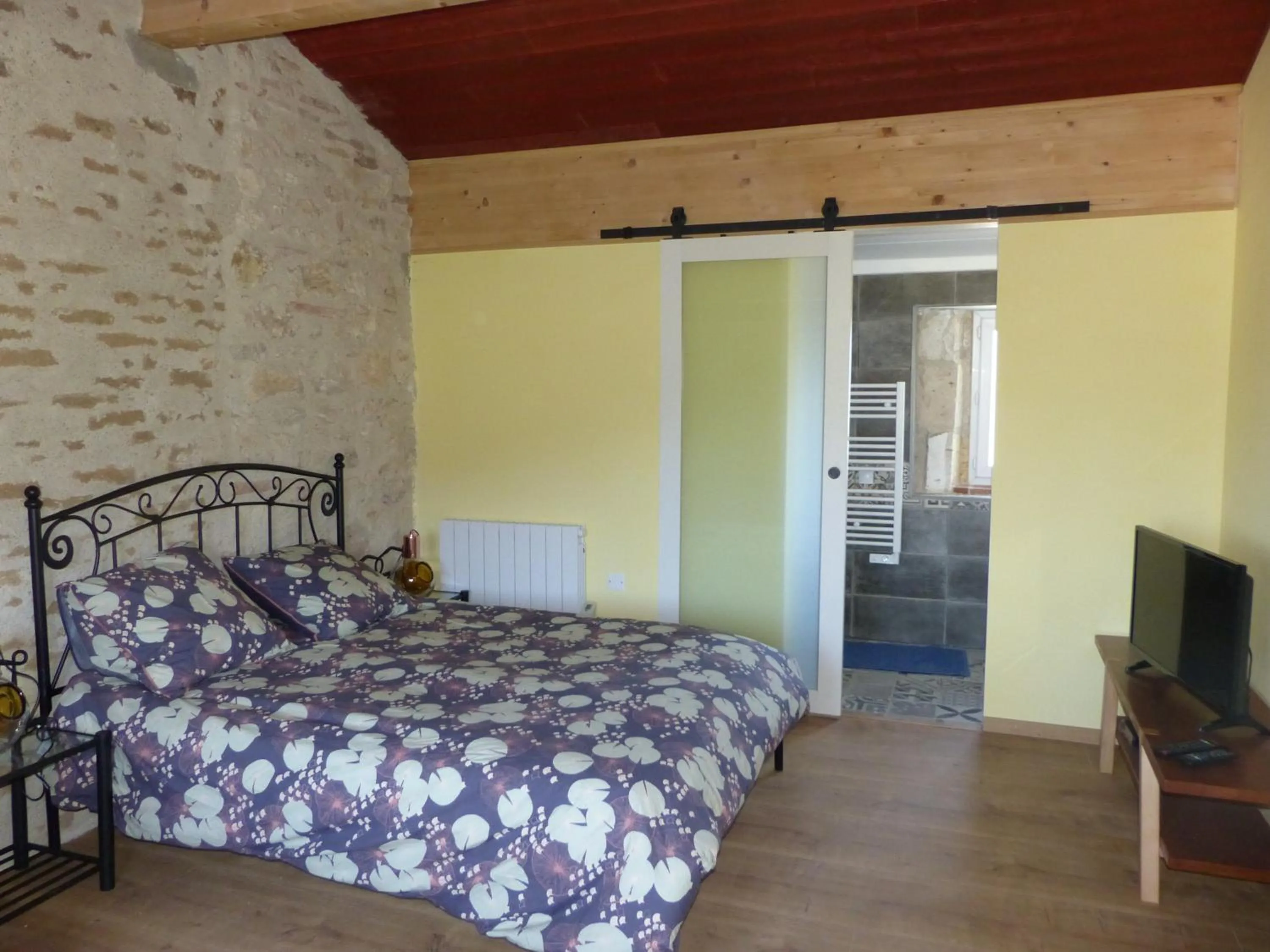 Bed in Au Clair De Loup