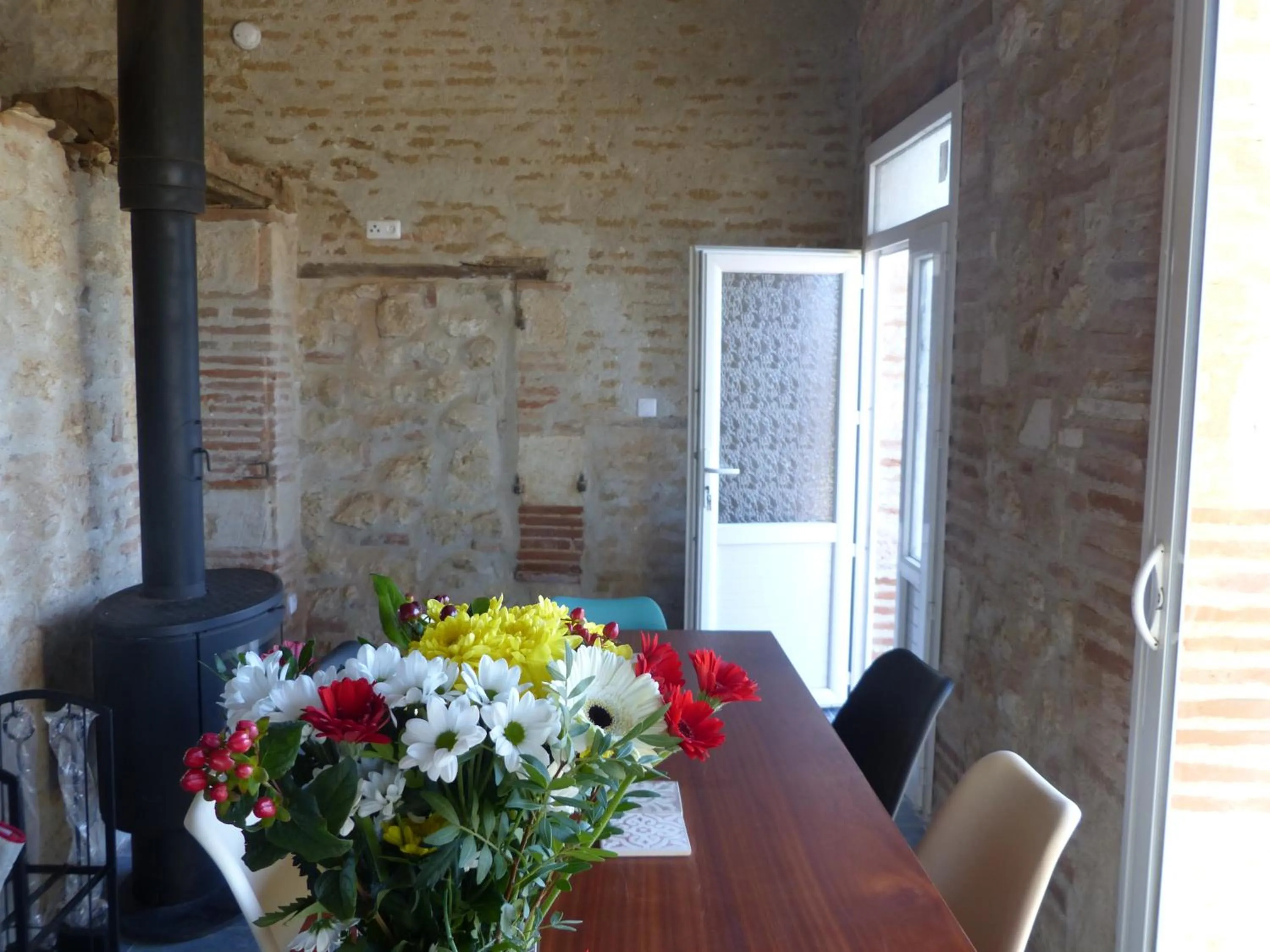 Dining area in Au Clair De Loup