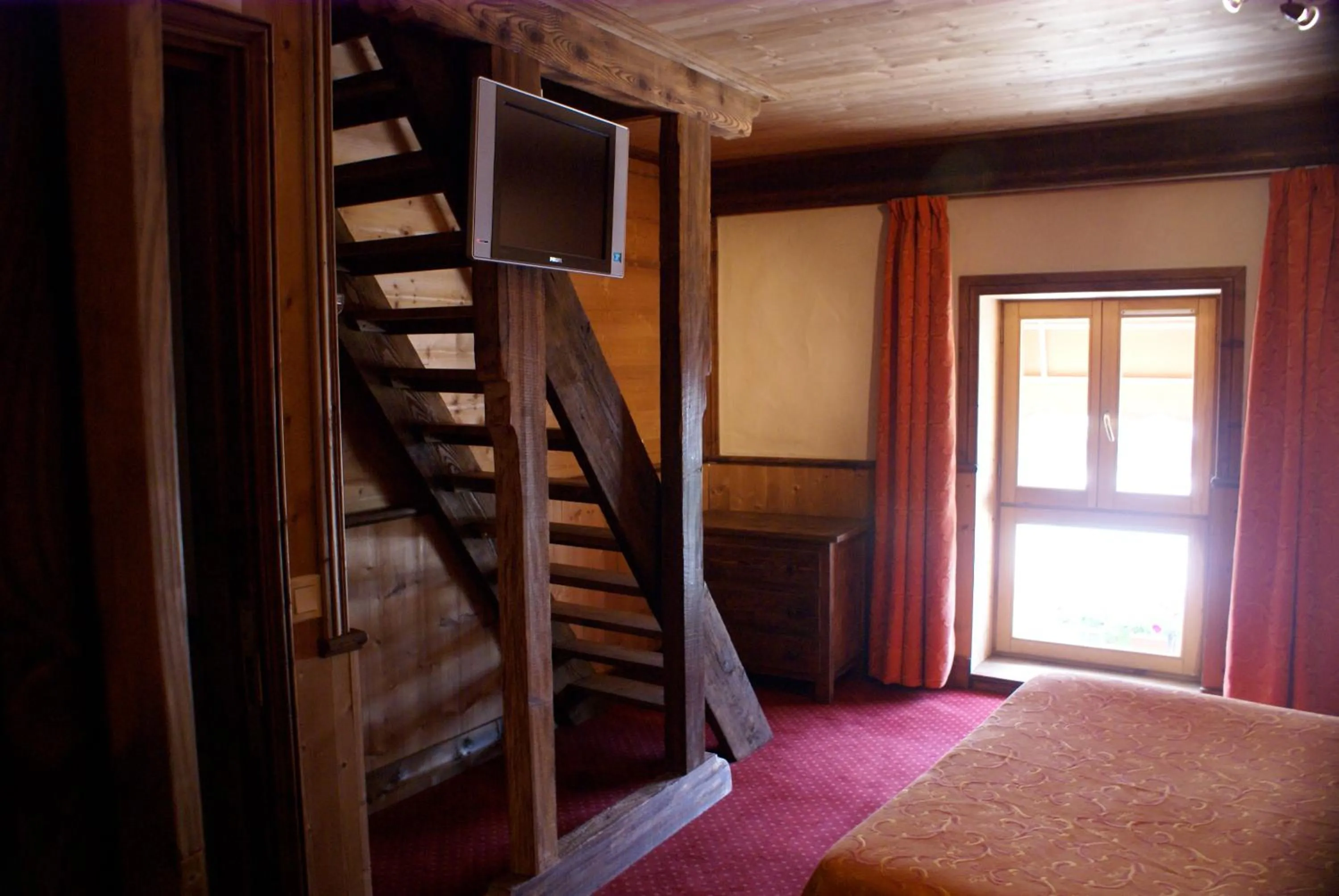 Photo of the whole room, Bed in Le Relais de l'Abbaye