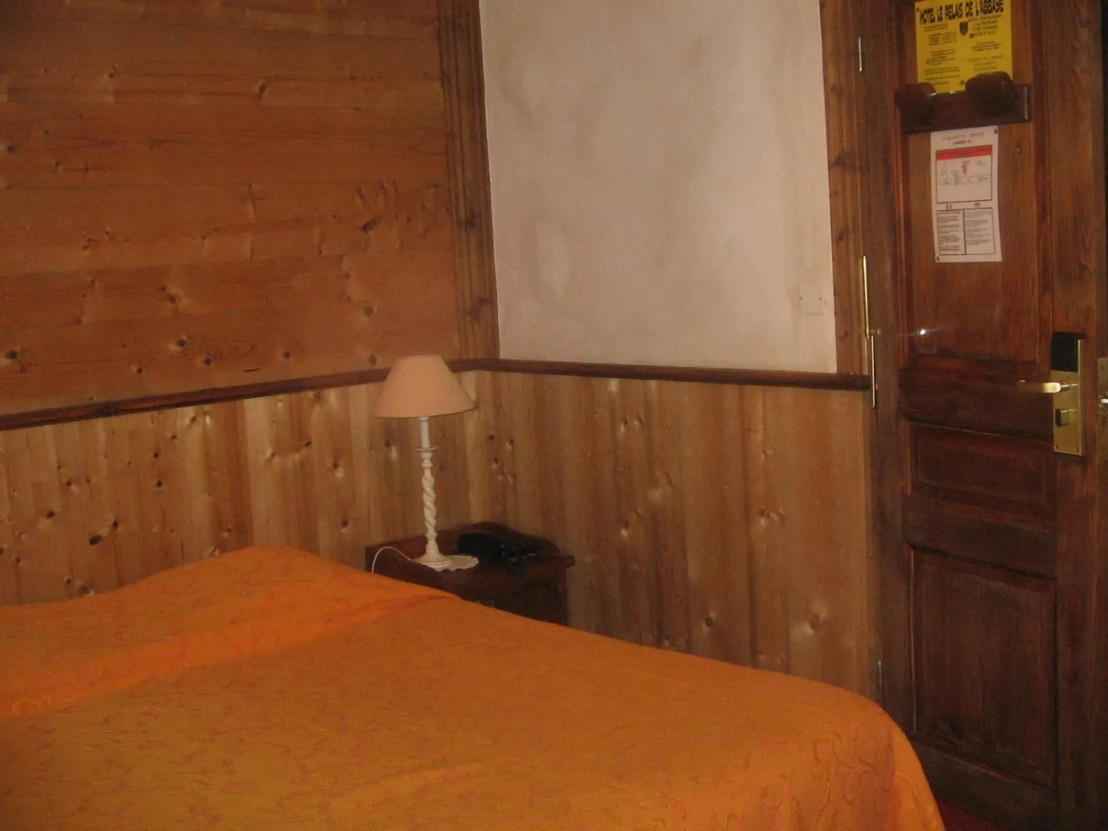 Bed in Le Relais de l'Abbaye