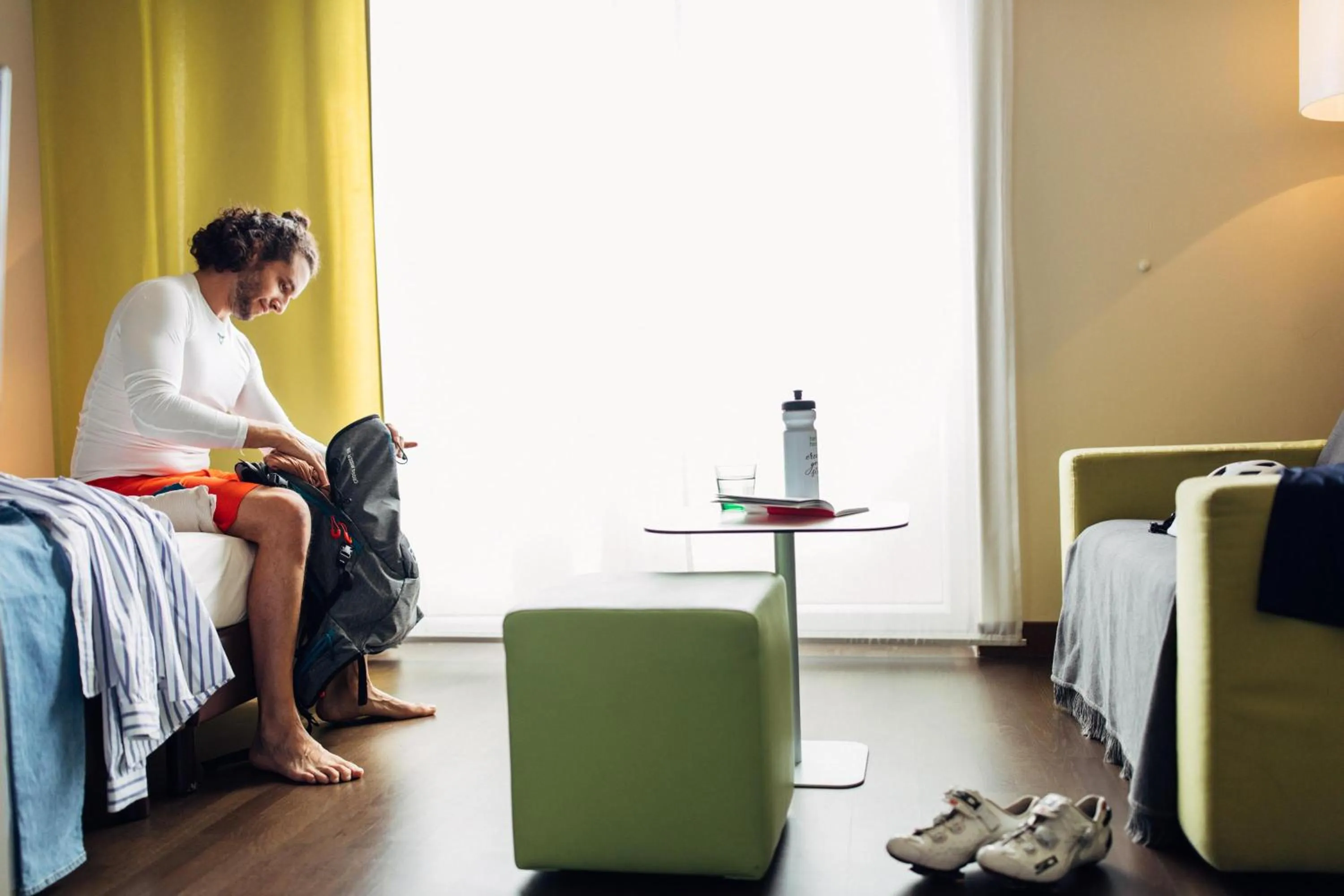 Photo of the whole room, Bed in harry's home Linz-Urfahr hotel & apartments