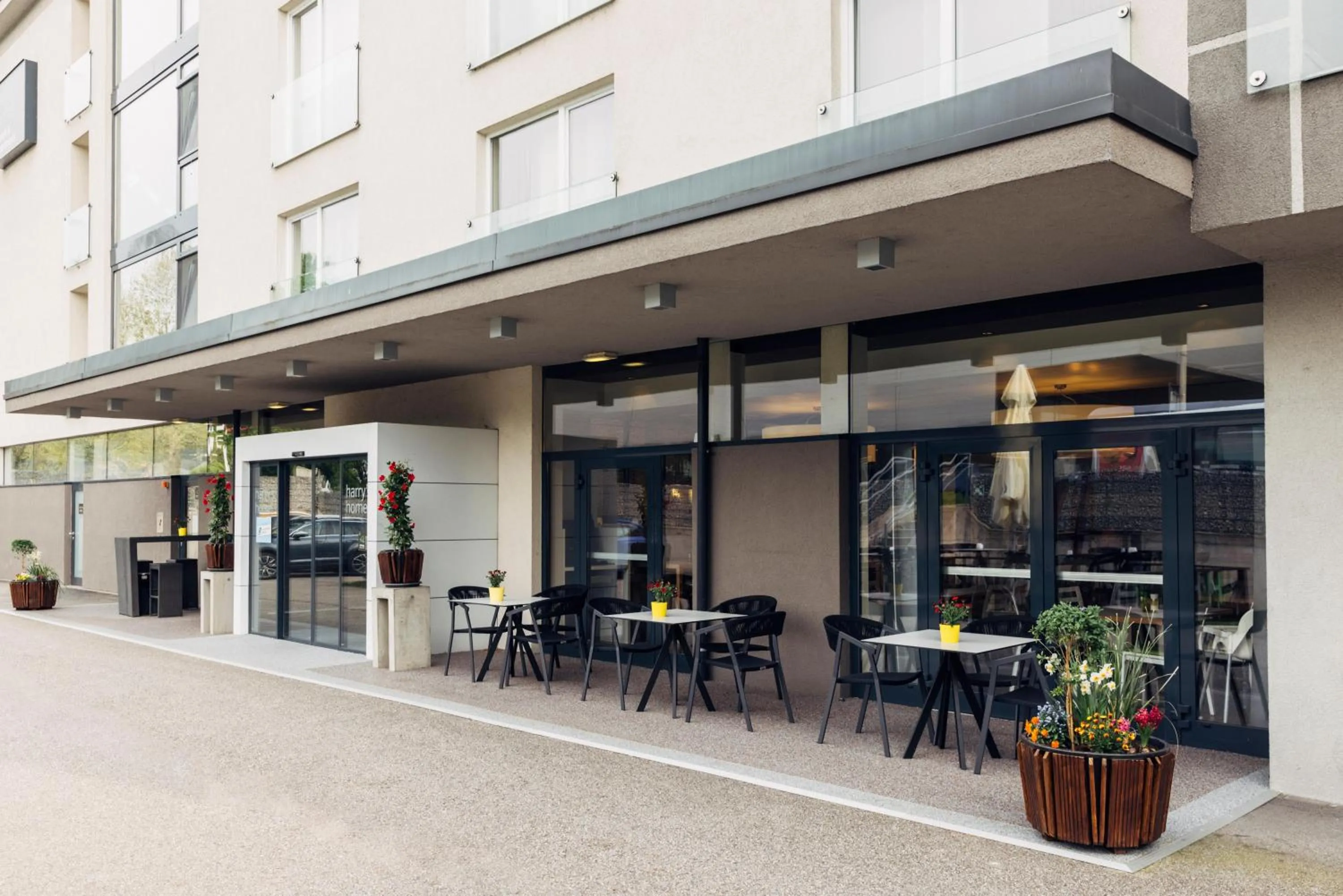 Balcony/Terrace in harry's home Linz-Urfahr hotel & apartments