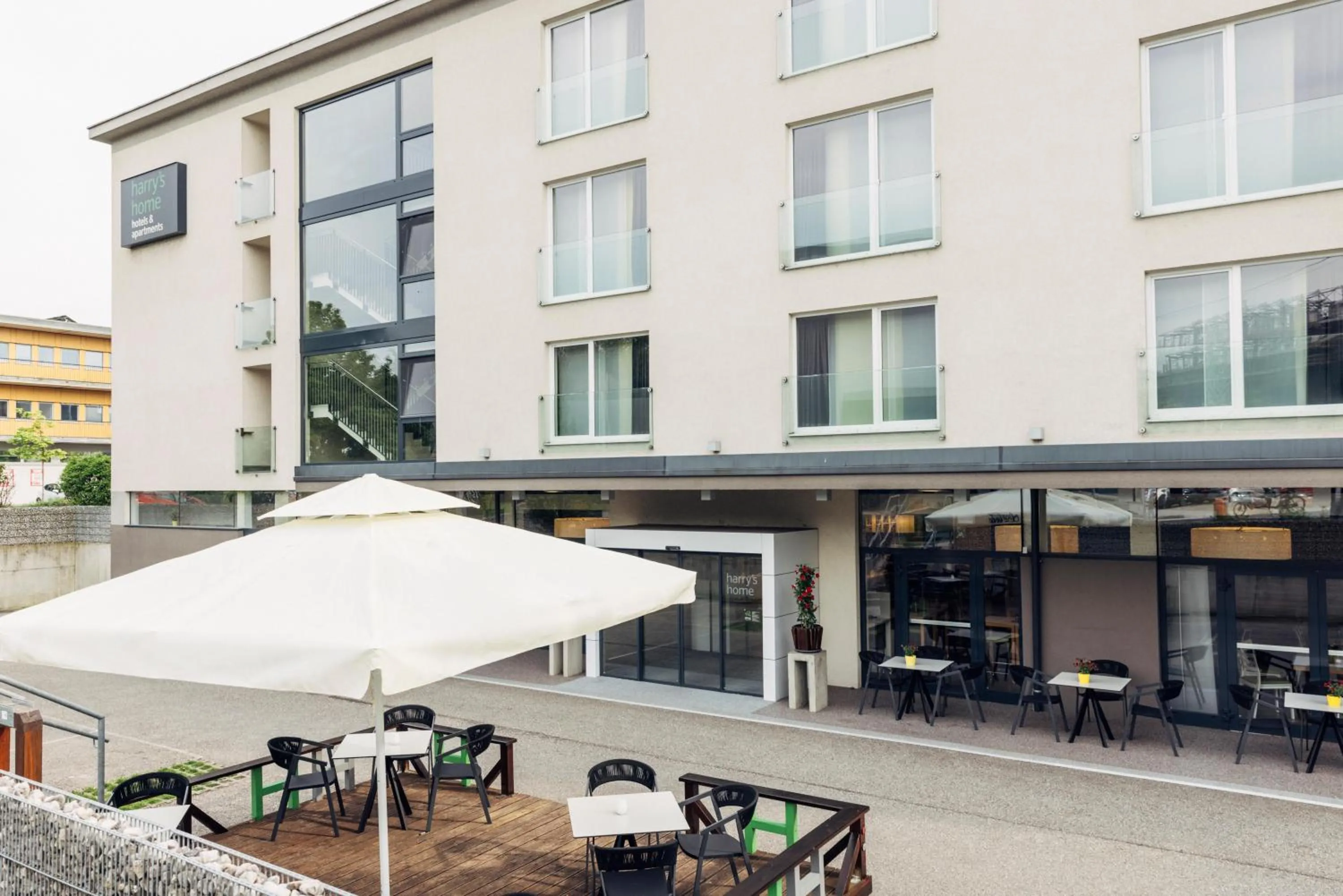 Balcony/Terrace in harry's home Linz-Urfahr hotel & apartments