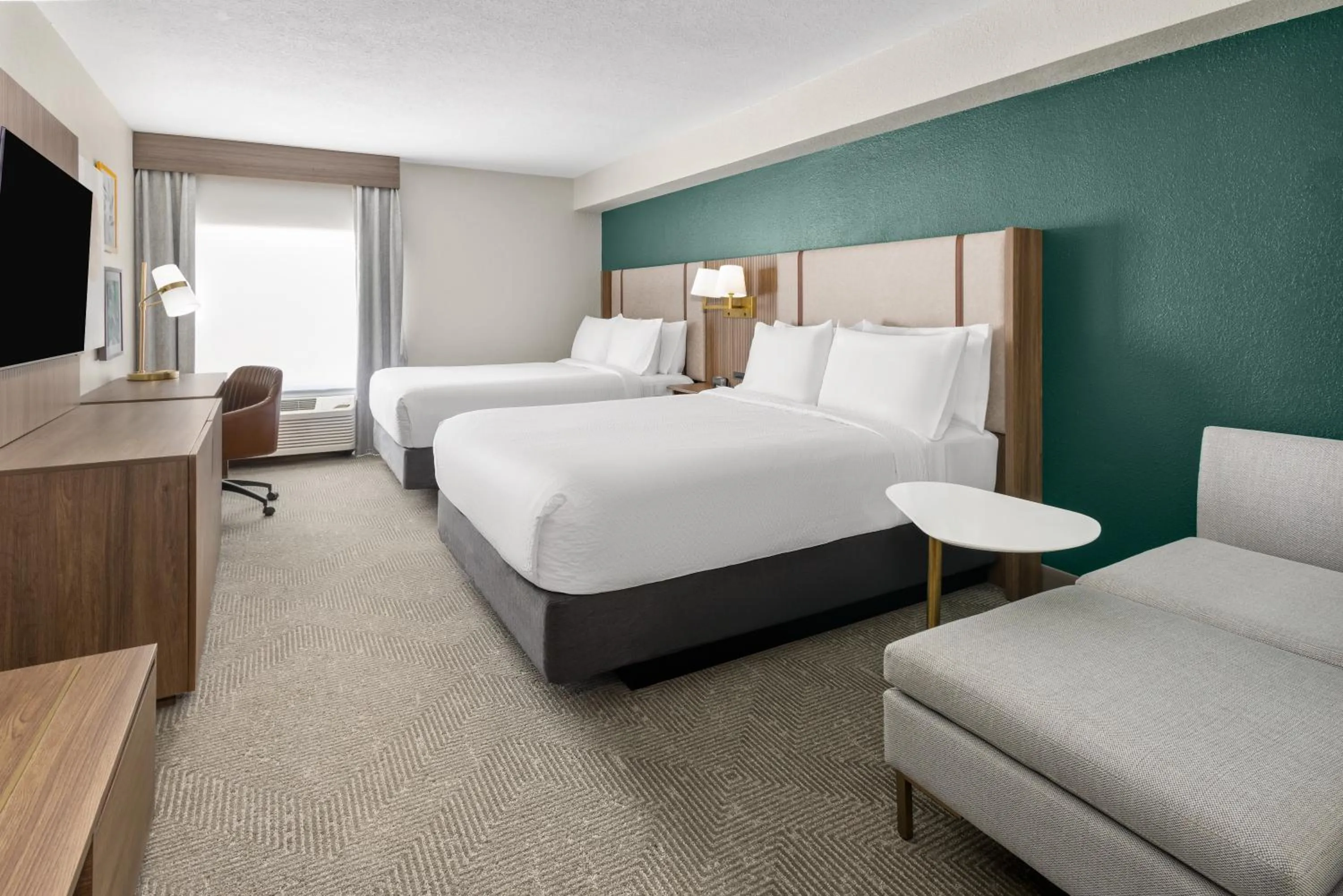 Bed in Holiday Inn & Suites Columbia NE - Ft Jackson Area by IHG