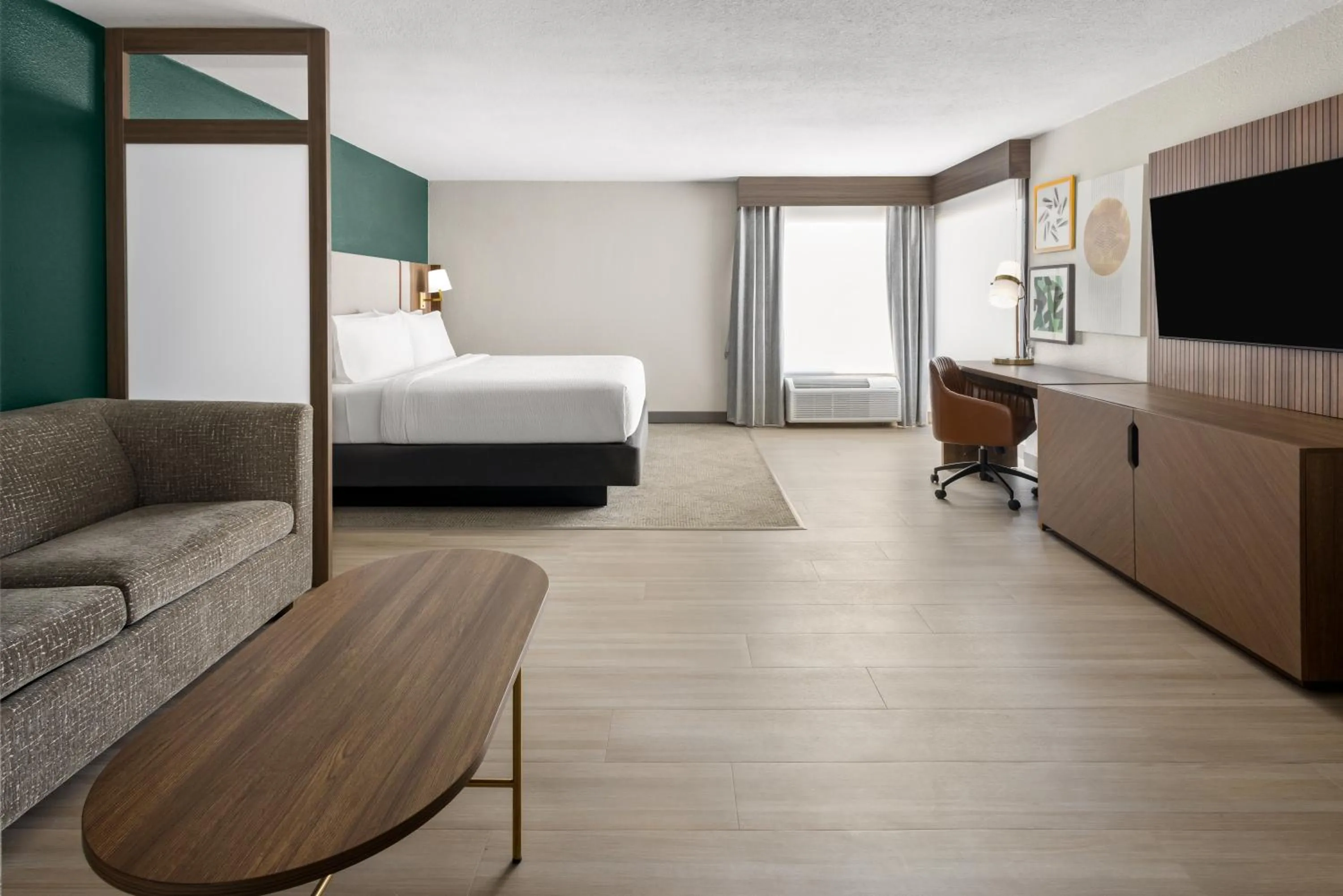 Bed in Holiday Inn & Suites Columbia NE - Ft Jackson Area by IHG