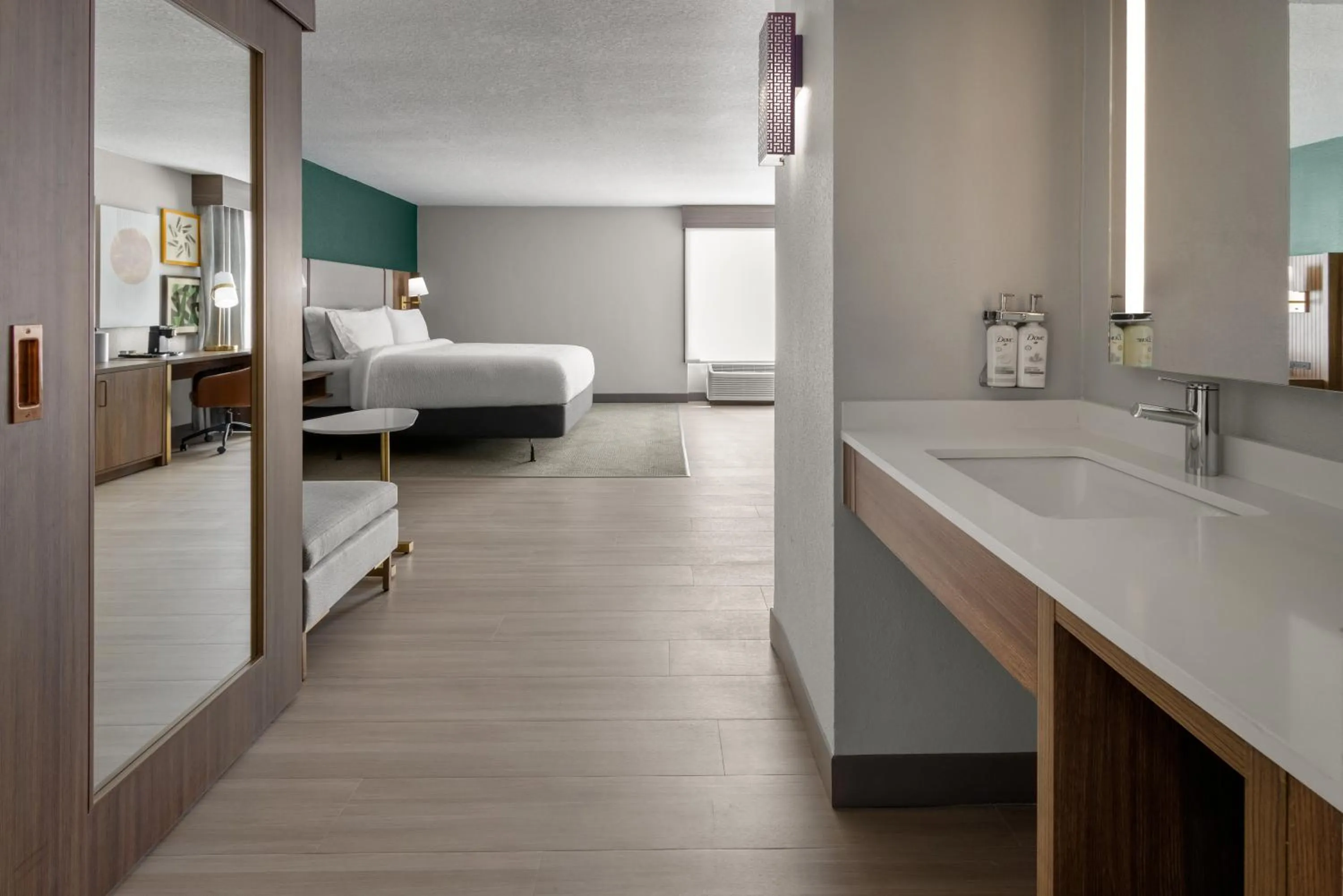 Bed in Holiday Inn & Suites Columbia NE - Ft Jackson Area by IHG