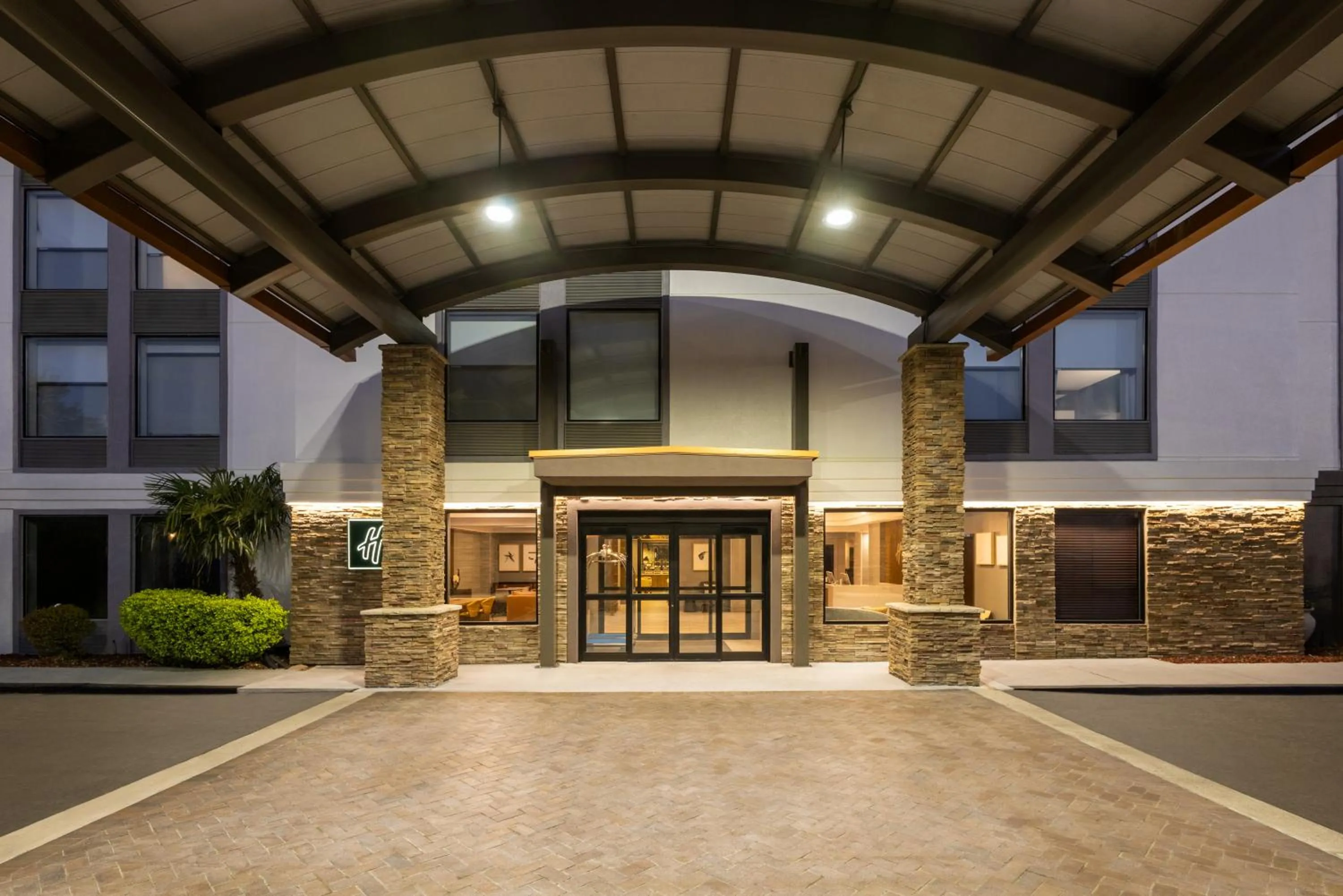 Facade/entrance in Holiday Inn & Suites Columbia NE - Ft Jackson Area by IHG