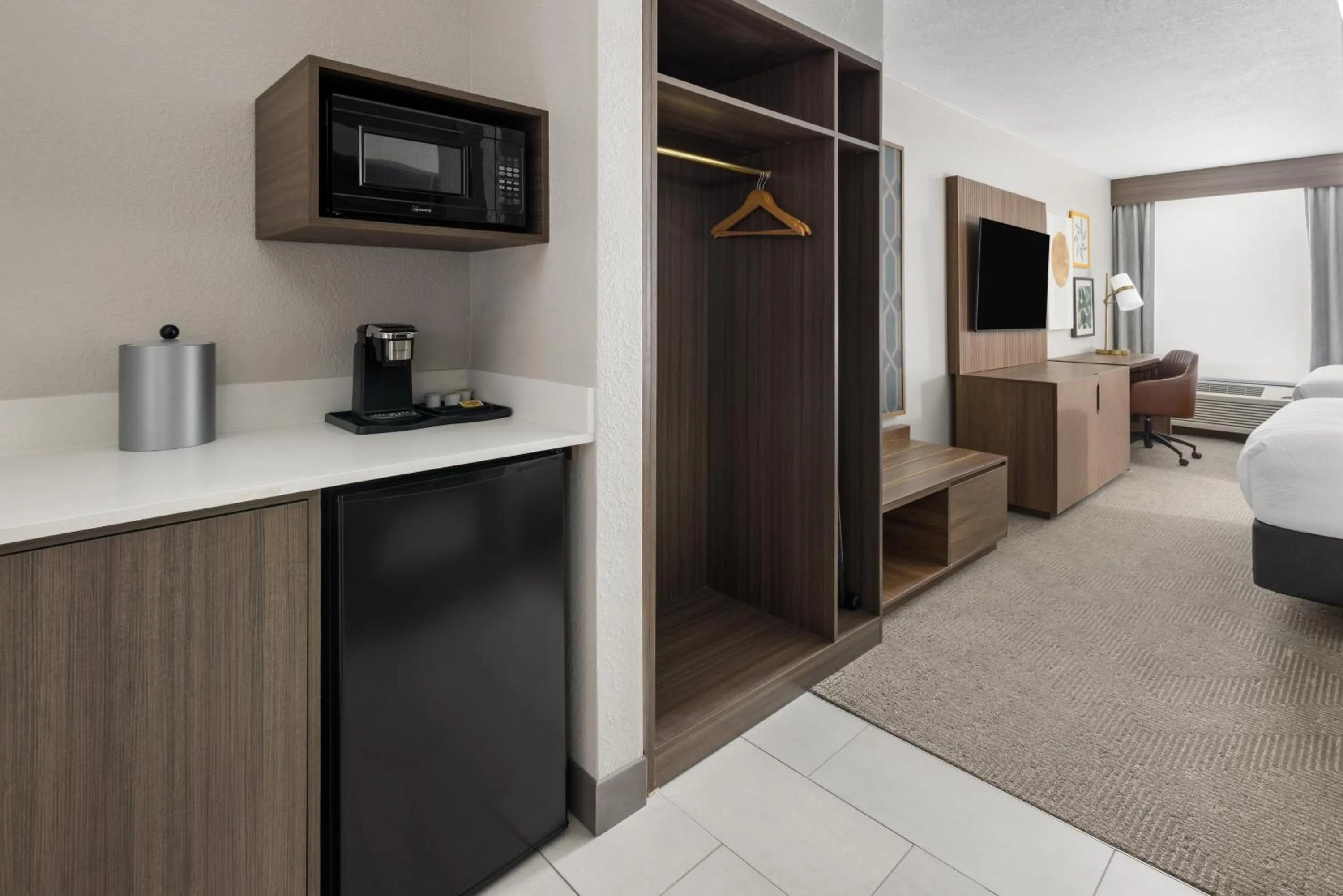 TV and multimedia in Holiday Inn & Suites Columbia NE - Ft Jackson Area by IHG