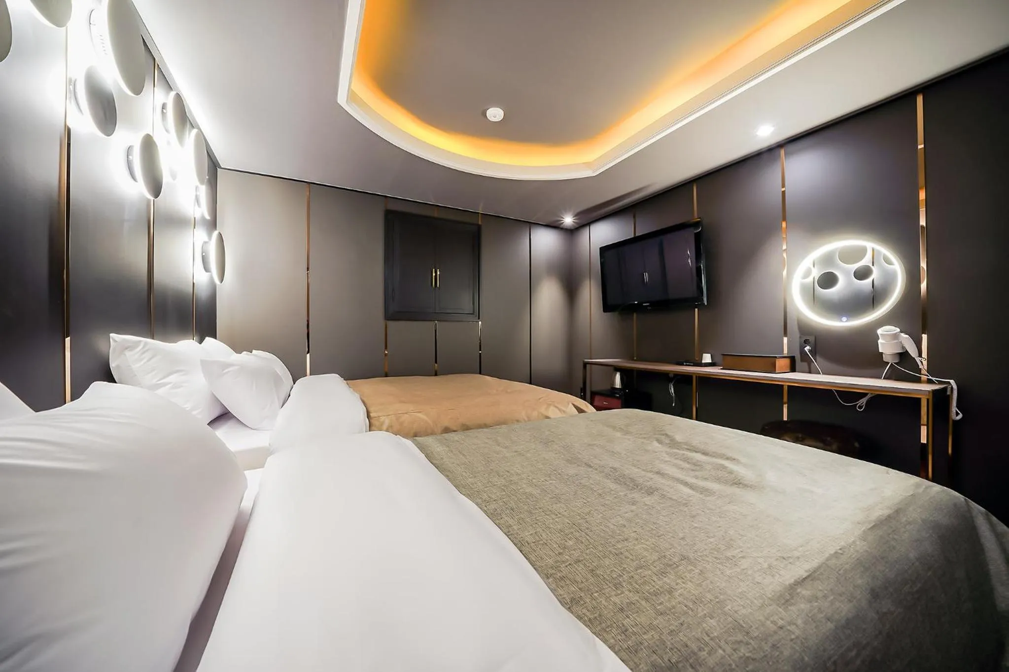 Bed in THE GRAY HOTEL